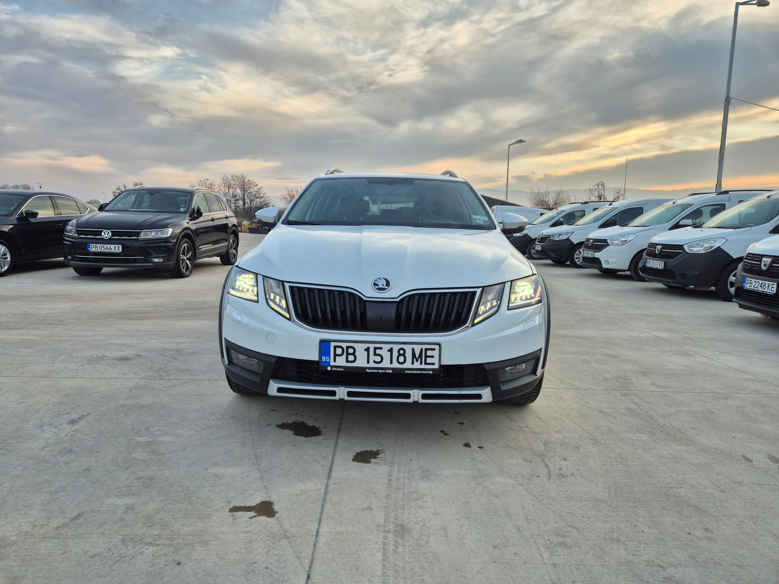 Skoda Superb SCOUT-2.0-TDI-4x4-А/Т - изображение 8