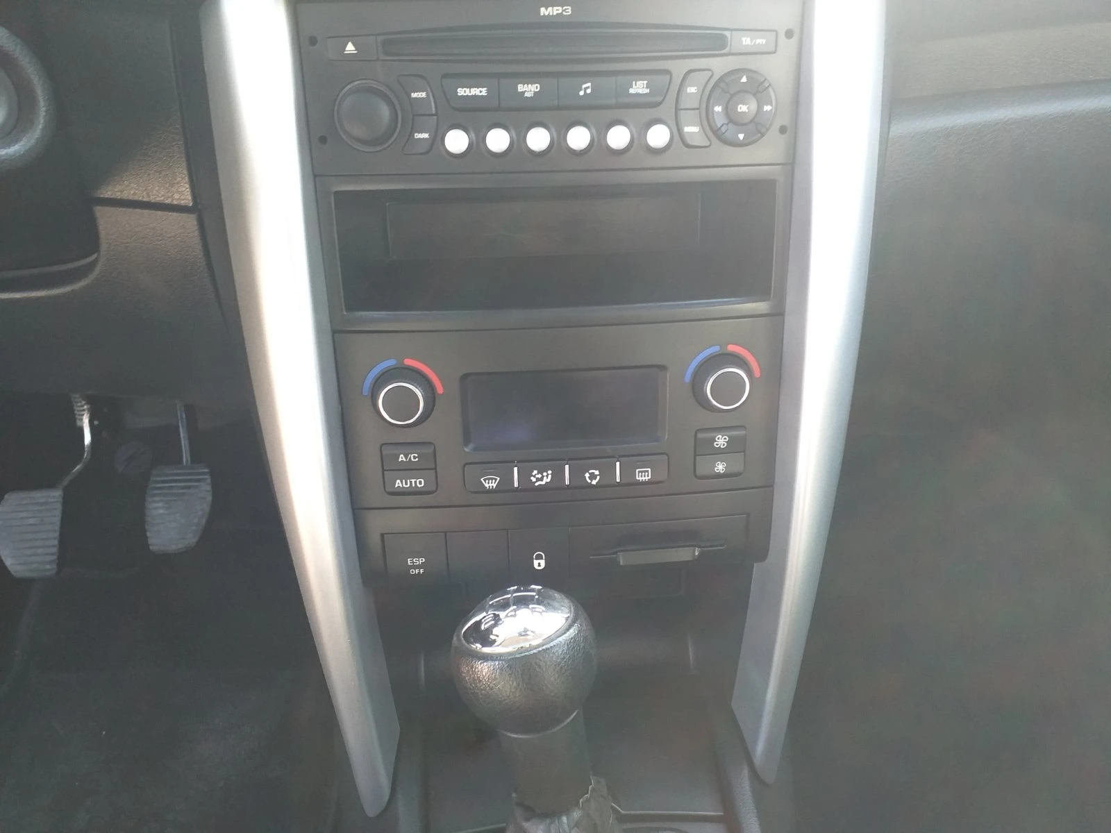 Peugeot 207 1.6 hdi SW - изображение 6