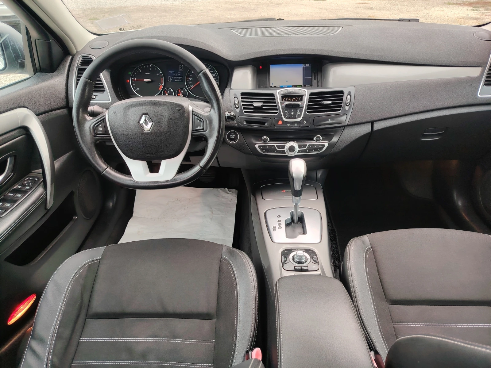 Renault Laguna 2.0dci 173кс. /ЕВРО 5/АВТОМАТ/ НАВИ/KEYLESGO/ - изображение 10