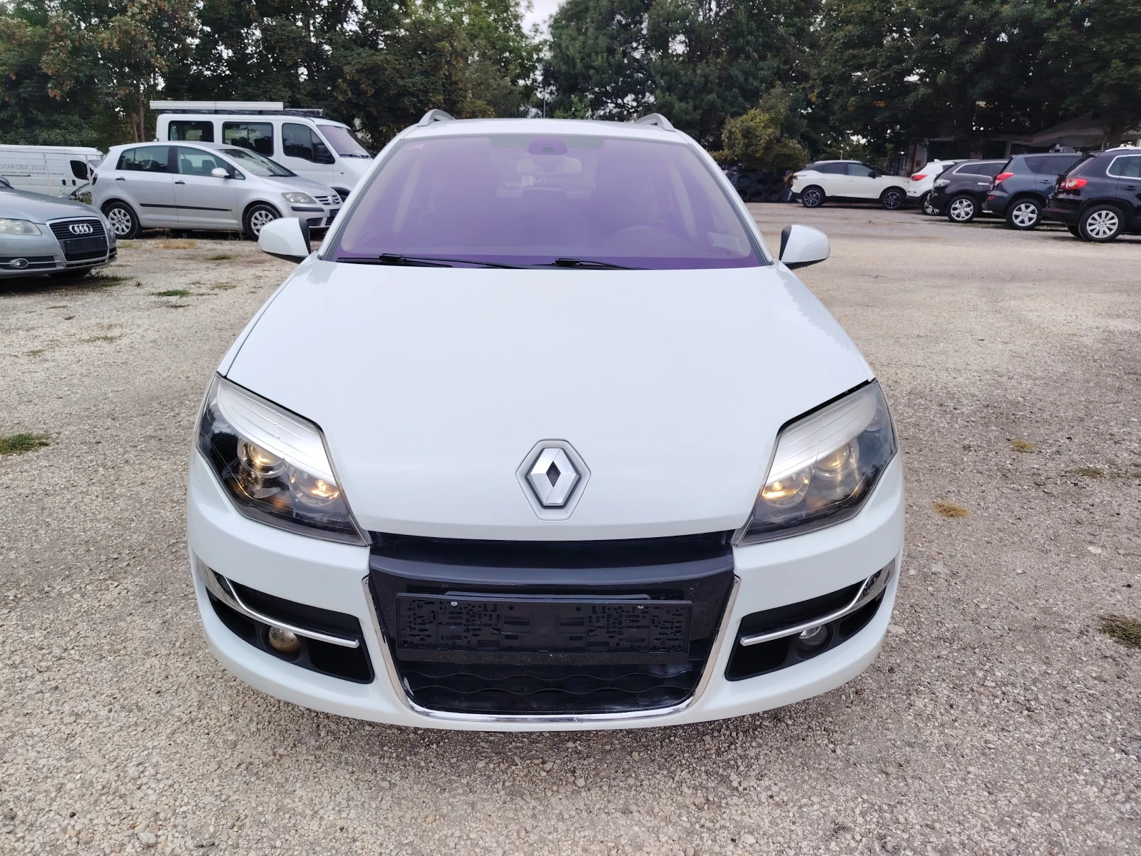 Renault Laguna 2.0dci 173кс. /ЕВРО 5/АВТОМАТ/ НАВИ/KEYLESGO/ - изображение 2