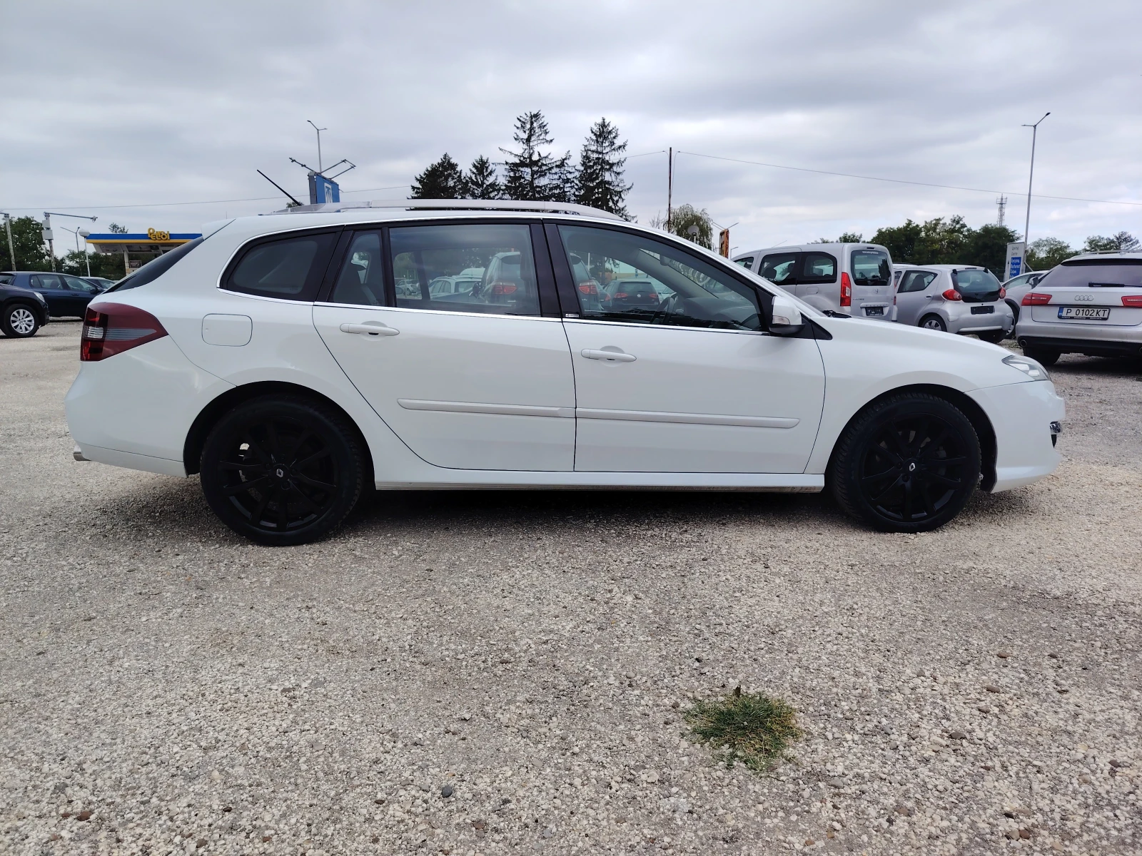Renault Laguna 2.0dci 173кс. /ЕВРО 5/АВТОМАТ/ НАВИ/KEYLESGO/ - изображение 5