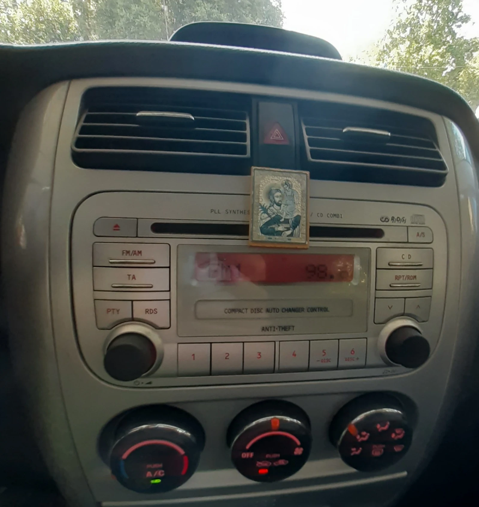 Suzuki Liana | Mobile.bg � ����������� 5