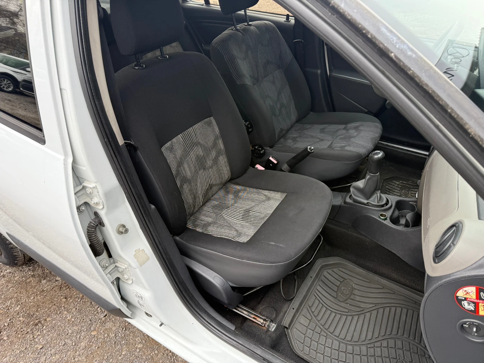 Dacia Sandero 1.2 ГАЗ - изображение 5