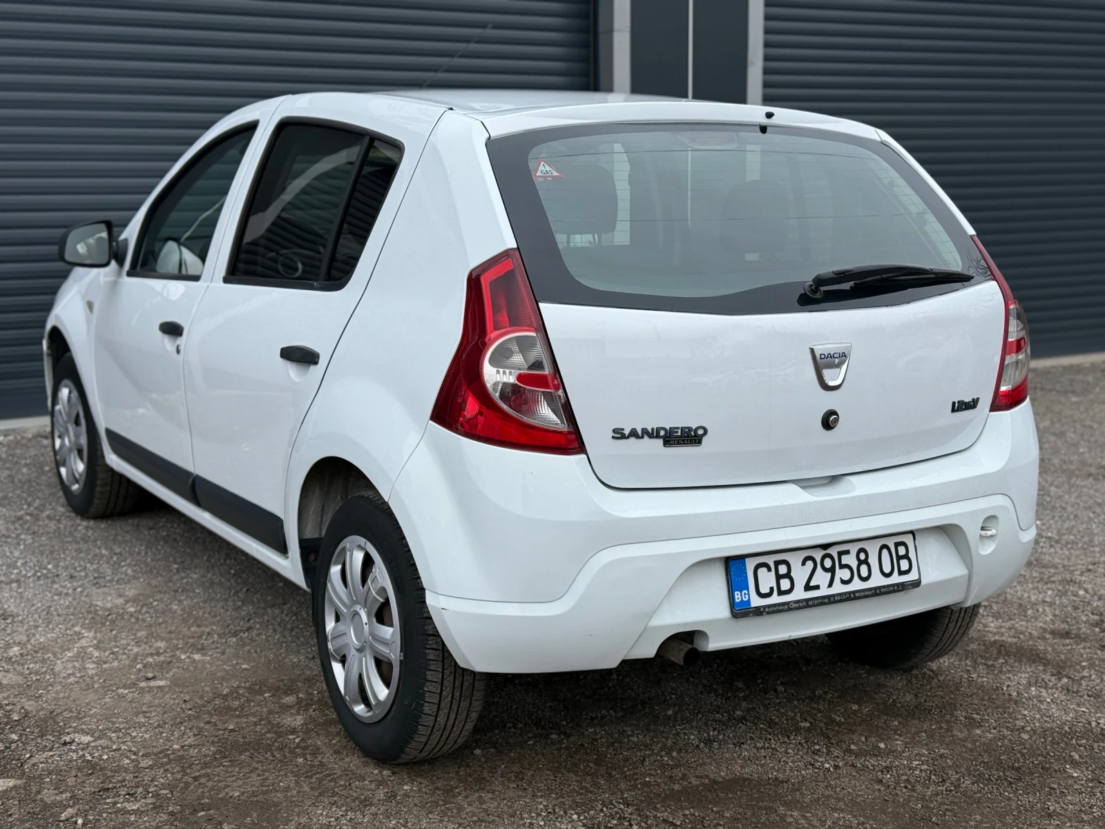 Dacia Sandero 1.2 ГАЗ - изображение 3