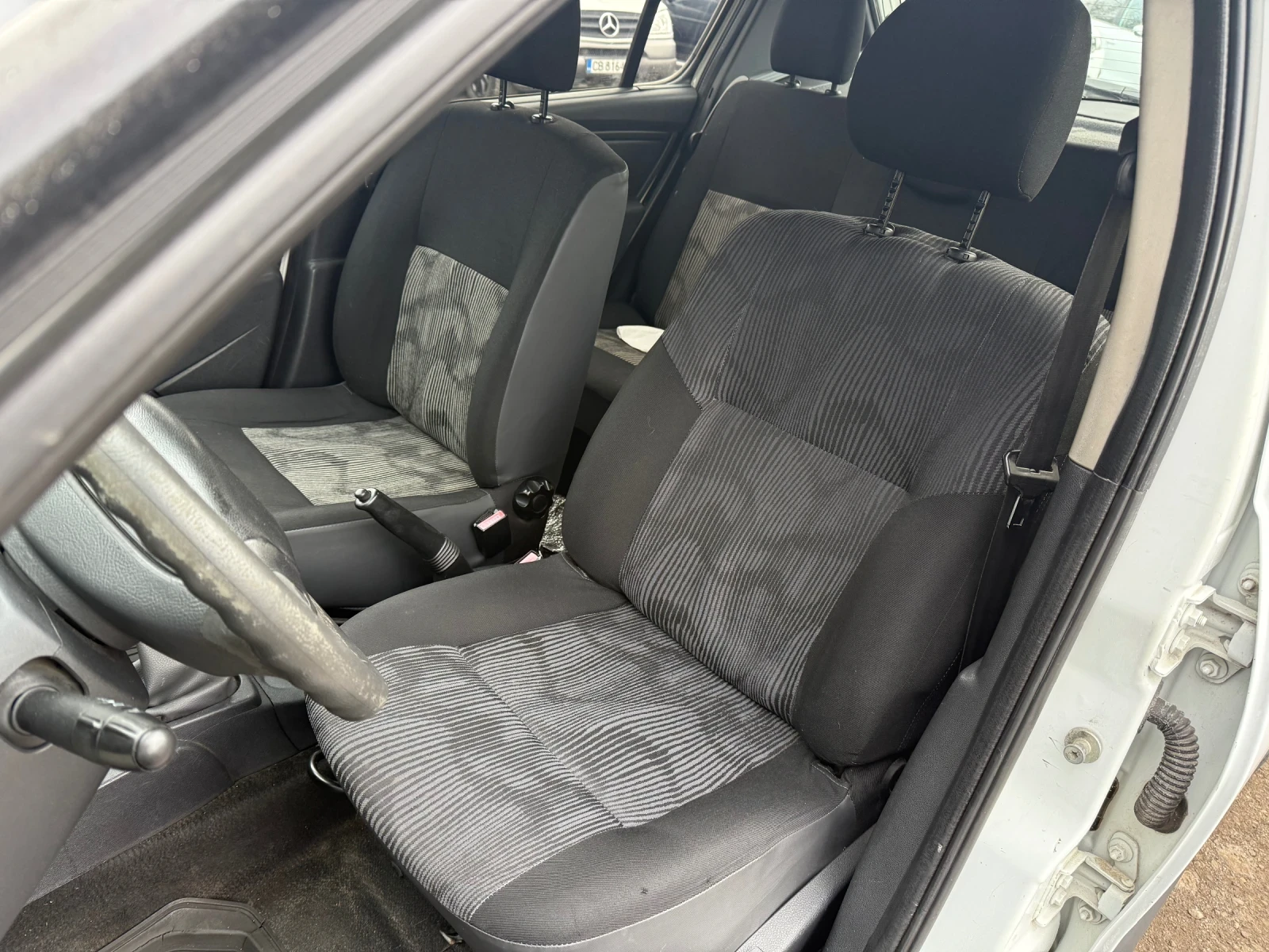 Dacia Sandero 1.2 ГАЗ - изображение 6