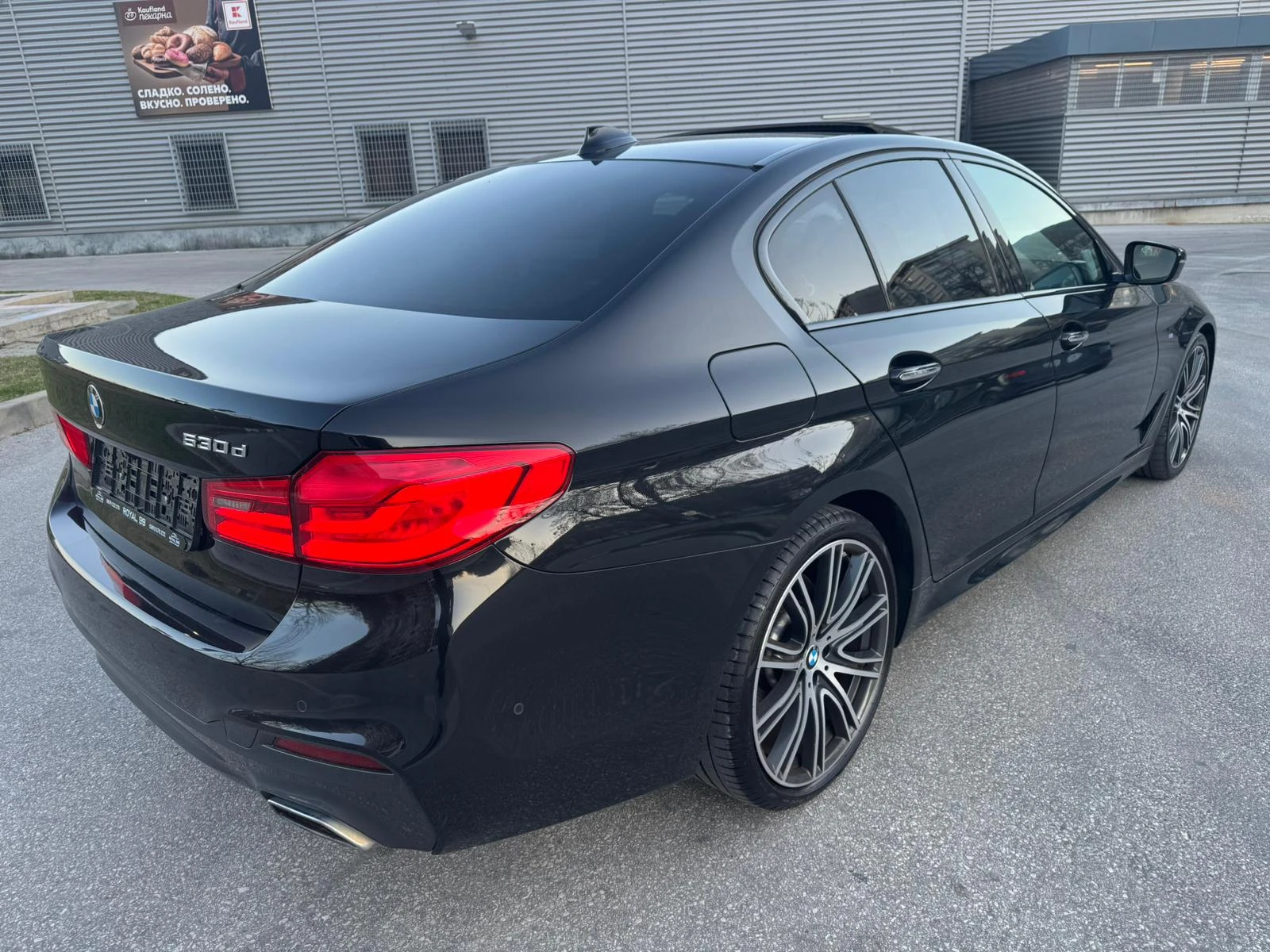 BMW 530 d Individual, снимка 3 - Автомобили и джипове - 53749943