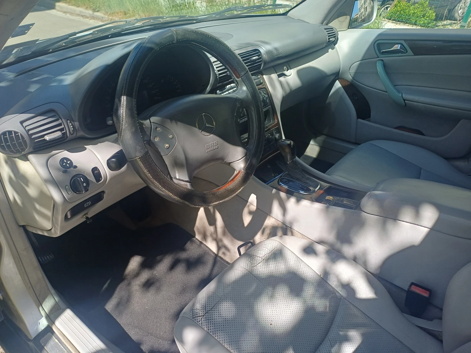 Mercedes-Benz C 220, снимка 7 - Автомобили и джипове - 54427648