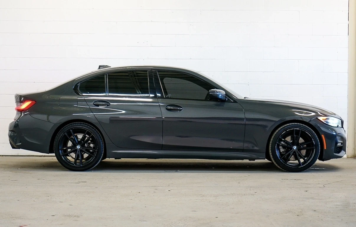 BMW 330 M ПАКЕТ * CARPLAY * AMBIENT * PANO * CARFAX * , снимка 3 - Автомобили и джипове - 54574864