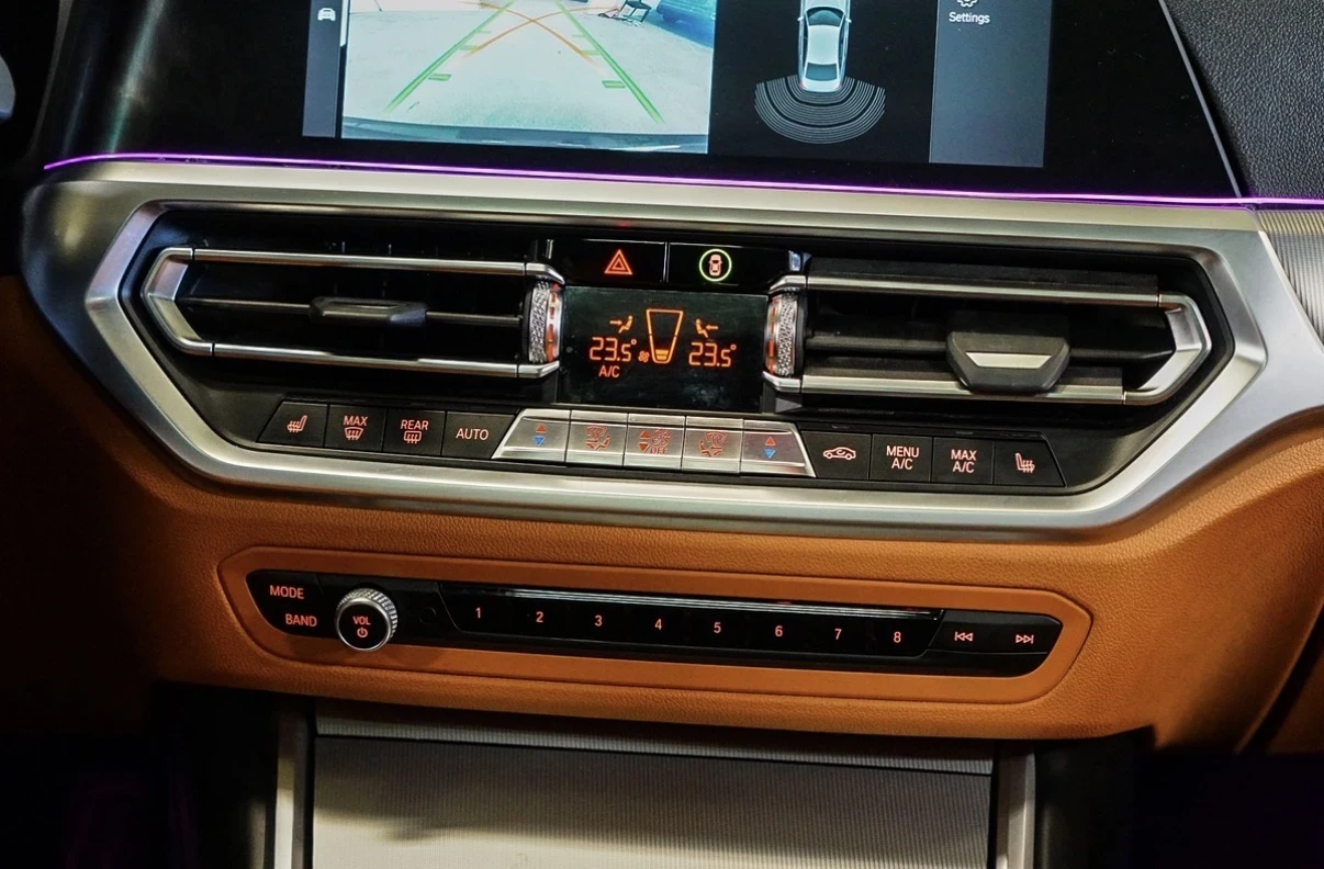 BMW 330 M ПАКЕТ * CARPLAY * AMBIENT * PANO * CARFAX * , снимка 8 - Автомобили и джипове - 54574864