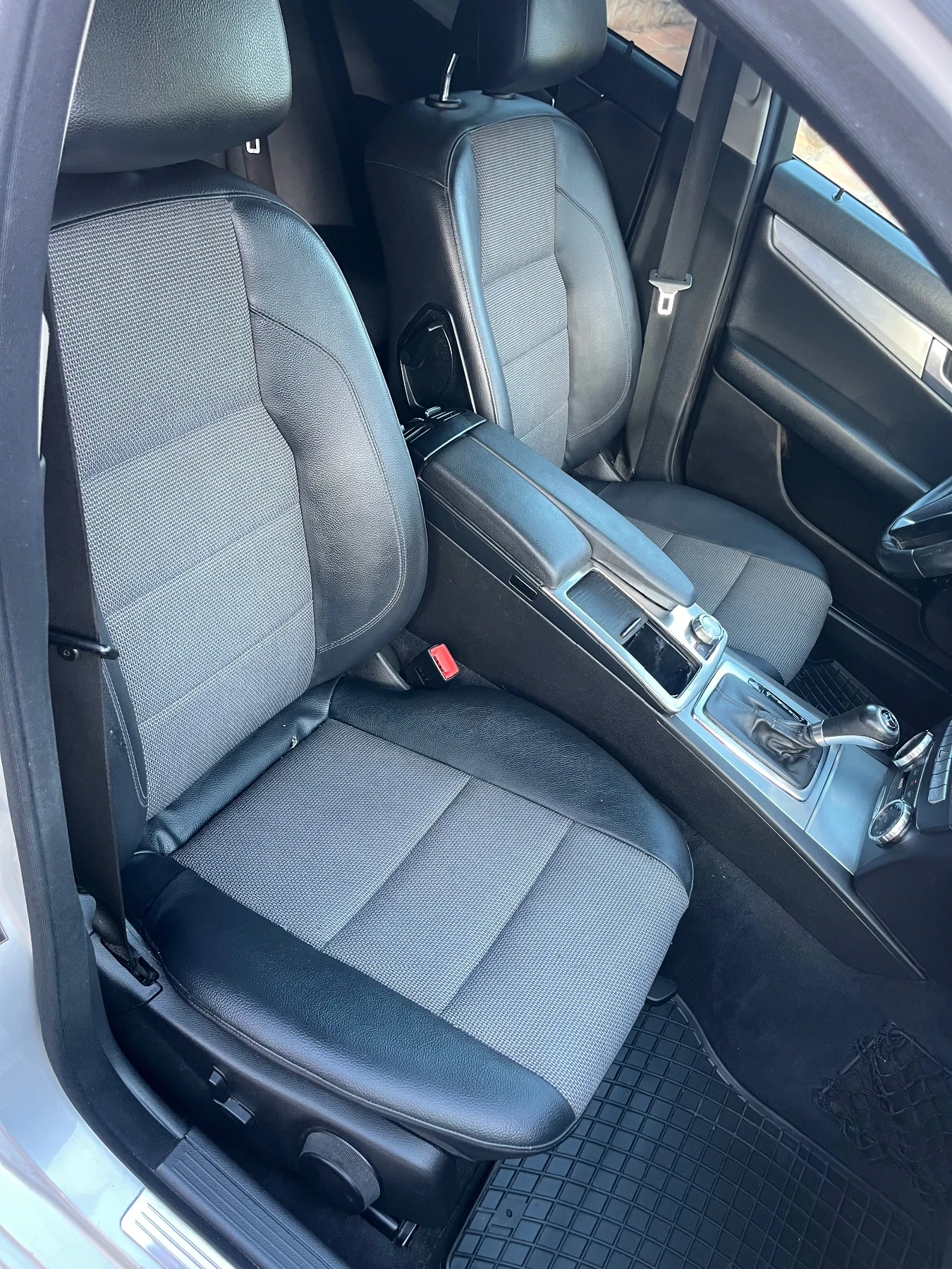 Mercedes-Benz C 220 Avantgarde , снимка 10 - Автомобили и джипове - 54722871