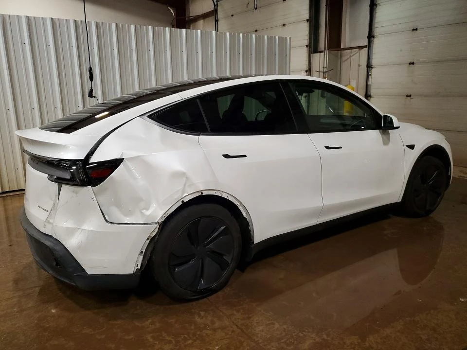Tesla Model Y, снимка 3 - Автомобили и джипове - 54818657