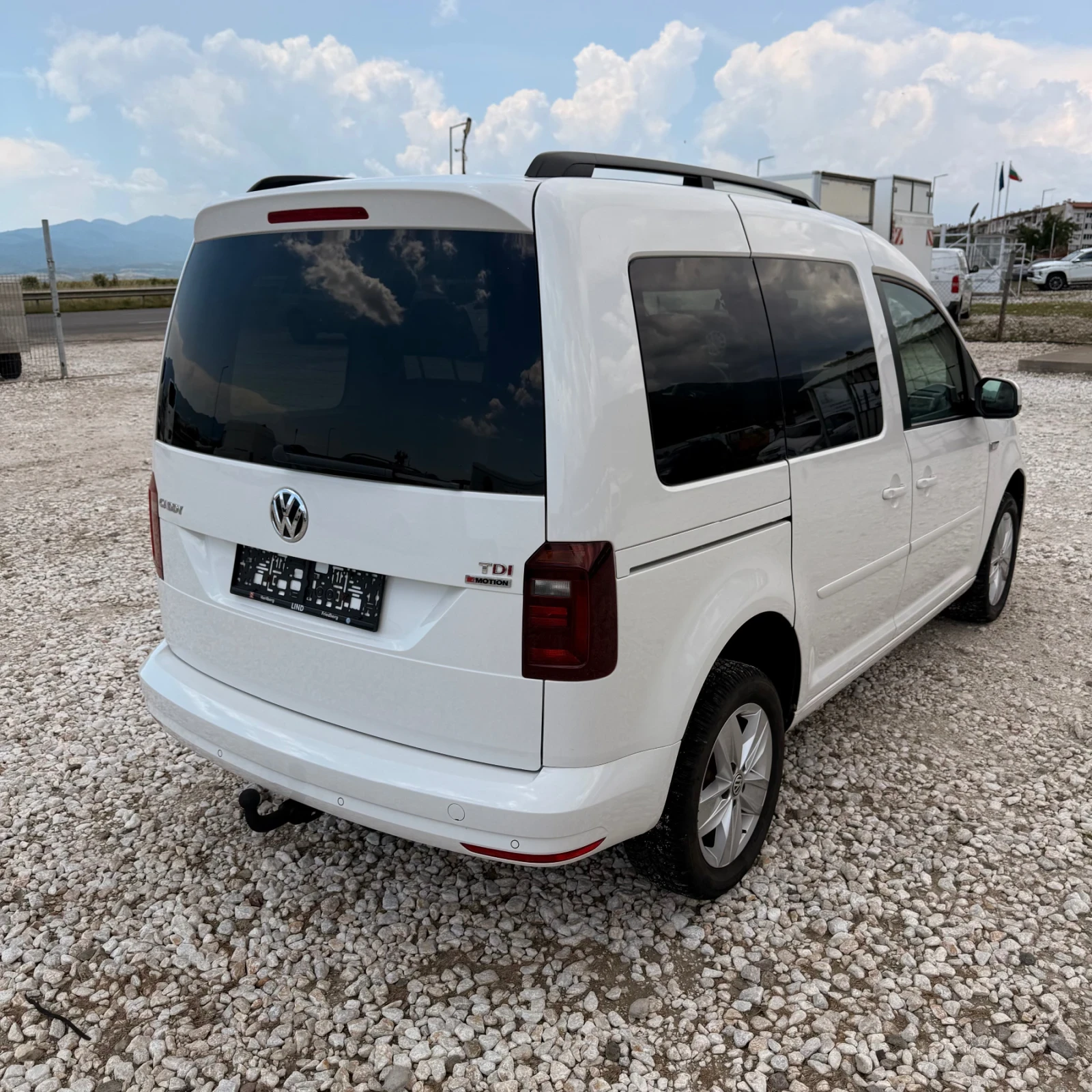 VW Caddy 4Motion-2.0TDi-DSG-Euro6, снимка 7 - Автомобили и джипове - 54866477