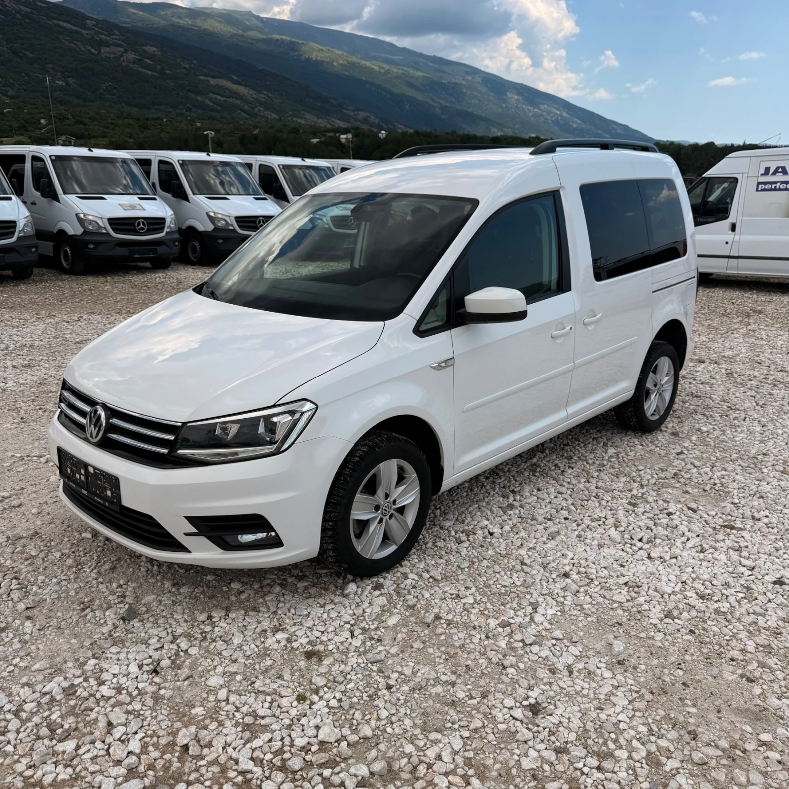 VW Caddy 4Motion-2.0TDi-DSG-Euro6, снимка 2 - Автомобили и джипове - 54866477