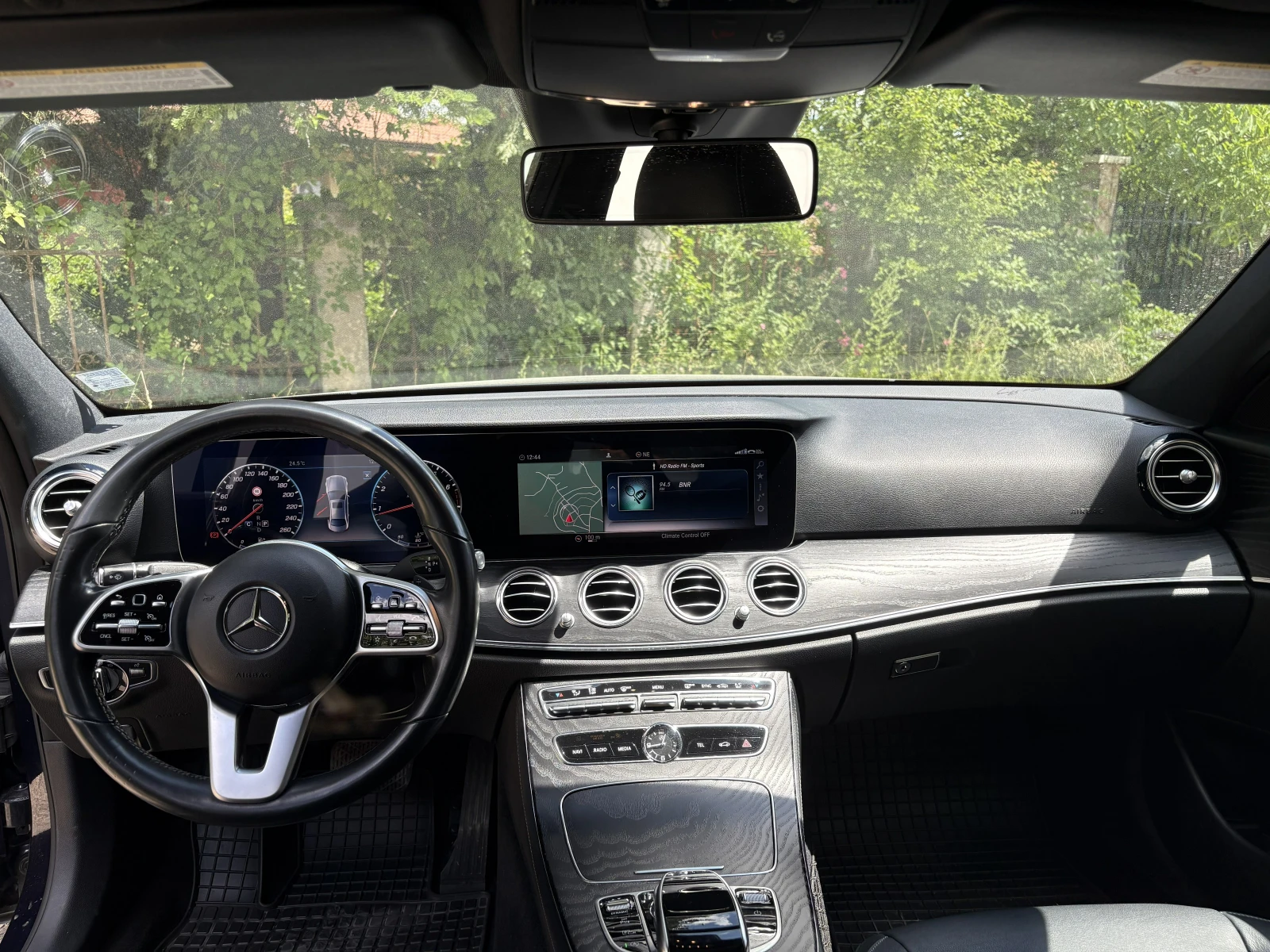 Mercedes-Benz E 350 4MATIC, снимка 12 - Автомобили и джипове - 55189592
