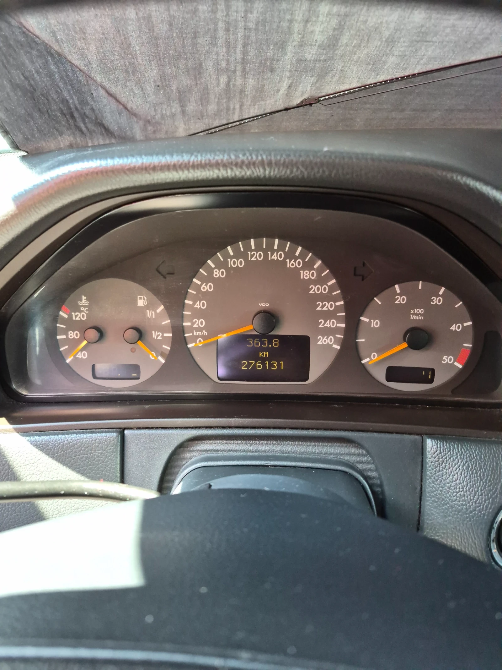 Mercedes-Benz E 270, снимка 13 - Автомобили и джипове - 55348673