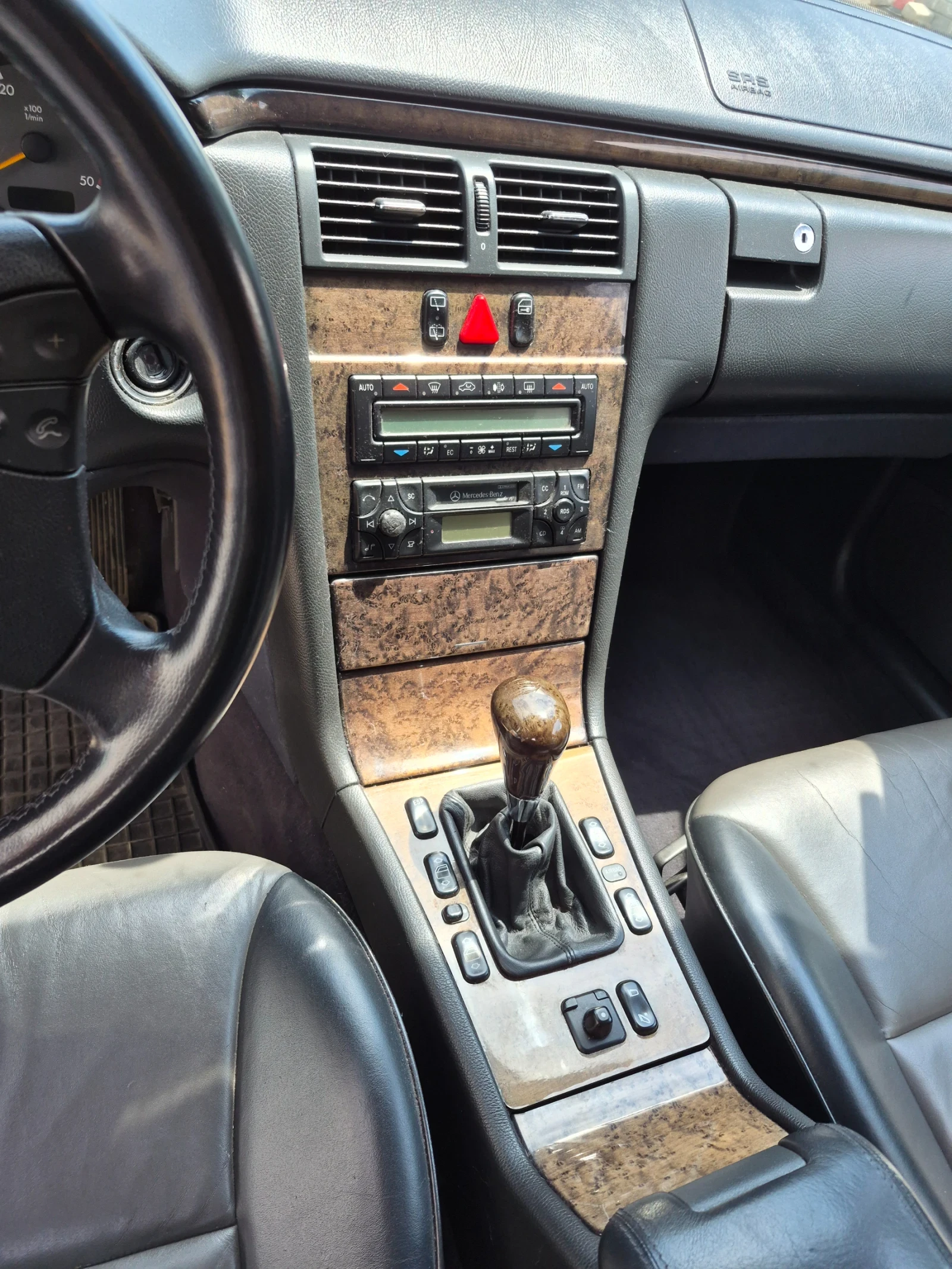 Mercedes-Benz E 270, снимка 11 - Автомобили и джипове - 55348673