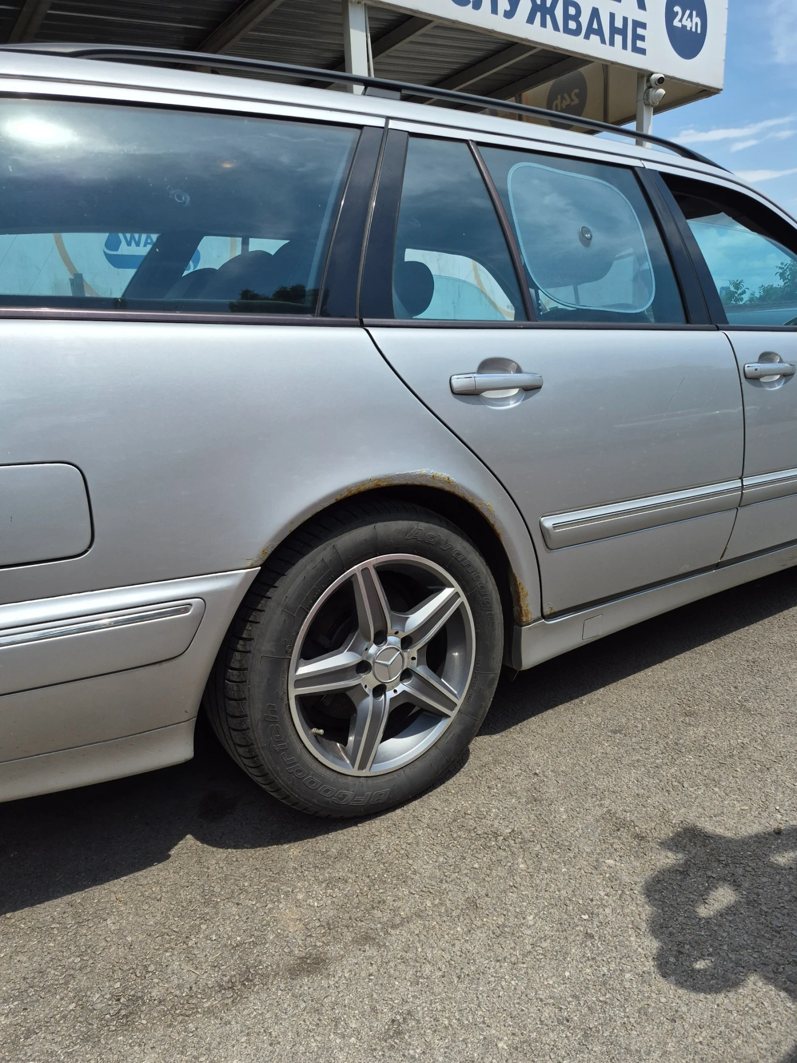 Mercedes-Benz E 270, снимка 5 - Автомобили и джипове - 55348673