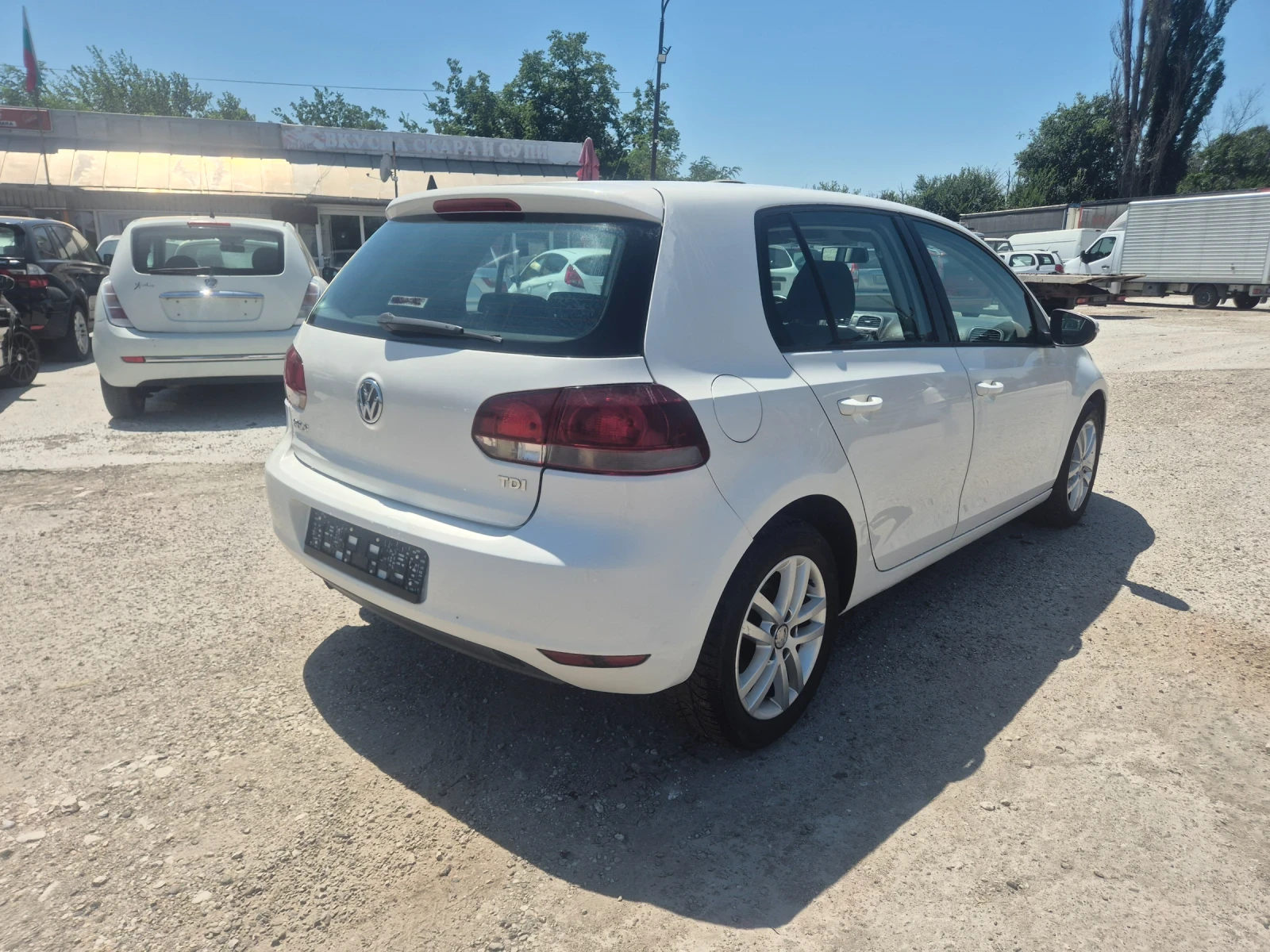 VW Golf 1.6TDI, снимка 5 - Автомобили и джипове - 55471311