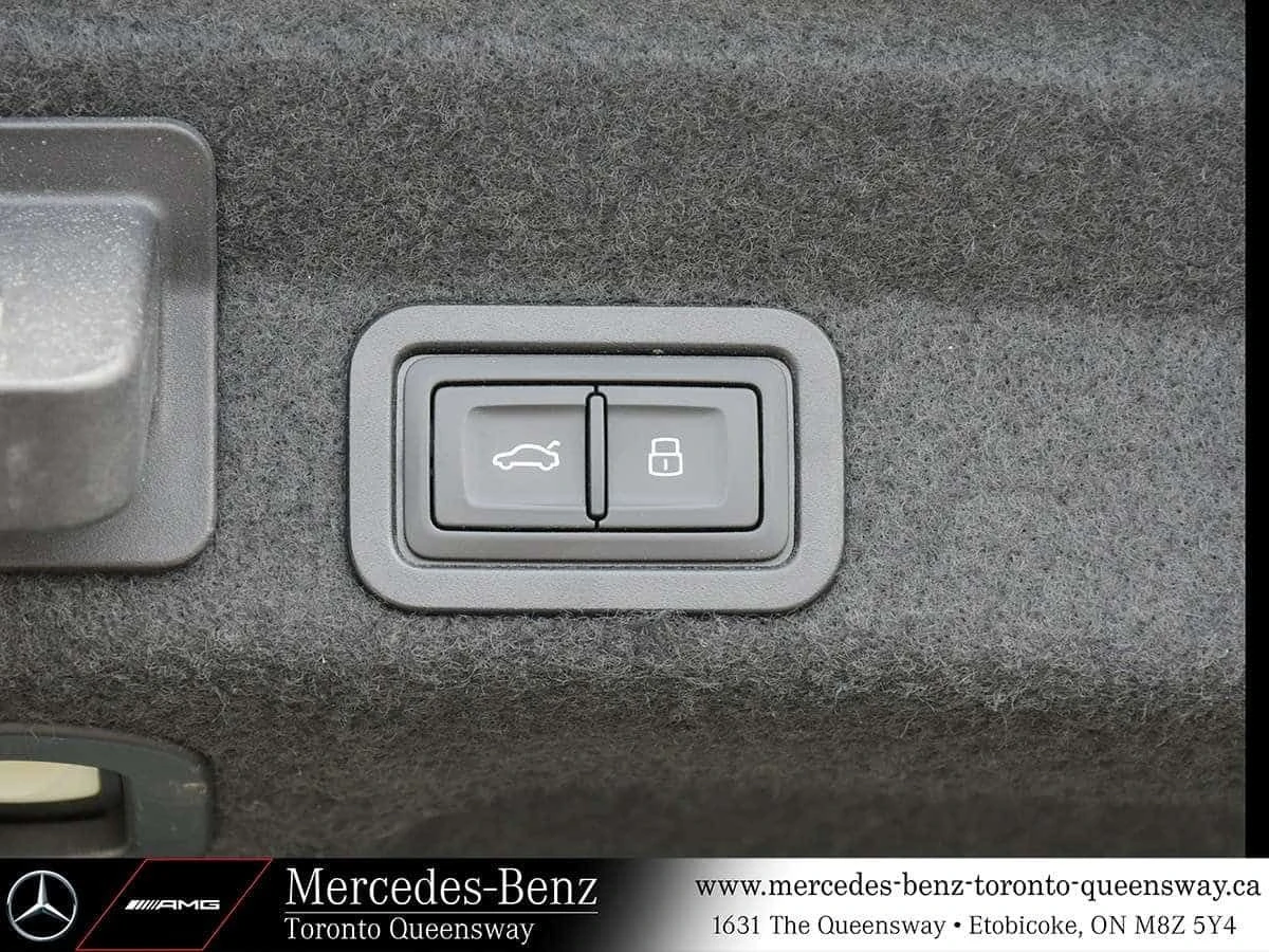 Audi A6 Technik| One Owner| As Traded  CARFAX, снимка 6 - Автомобили и джипове - 55478398