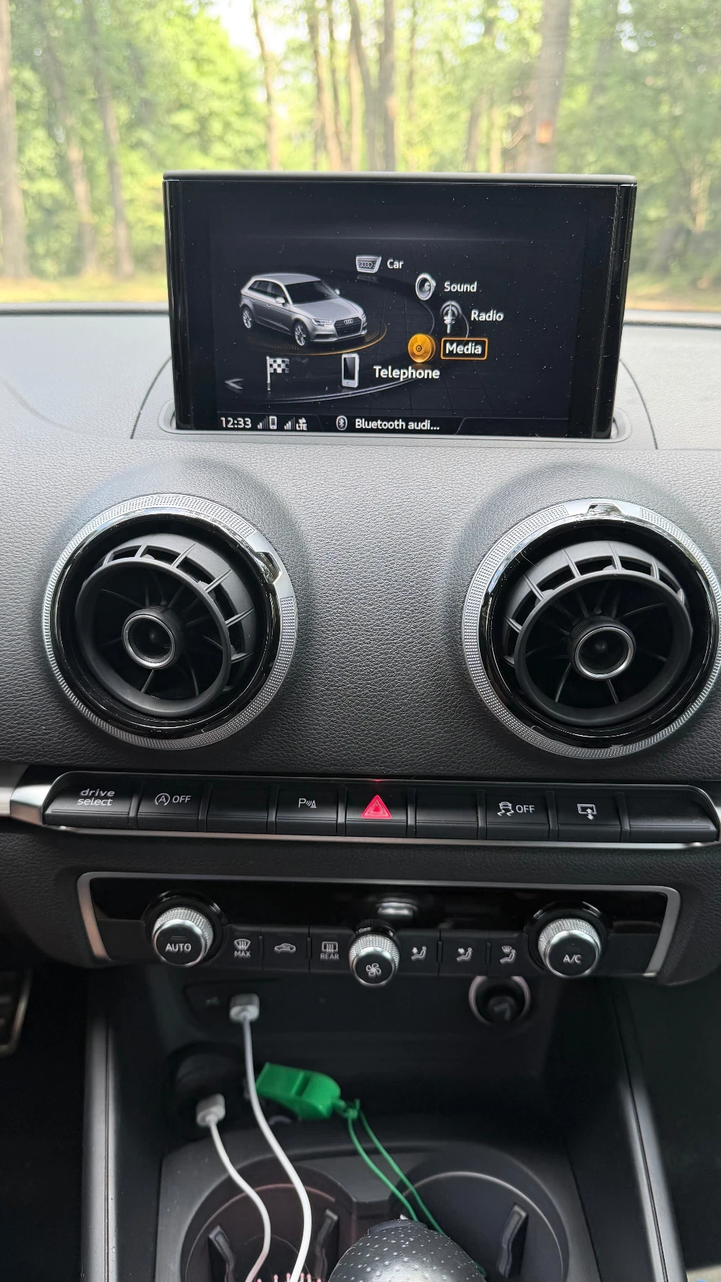 Audi A3 1.6 tdi. digital S-line Швейцария , снимка 14 - Автомобили и джипове - 55656734