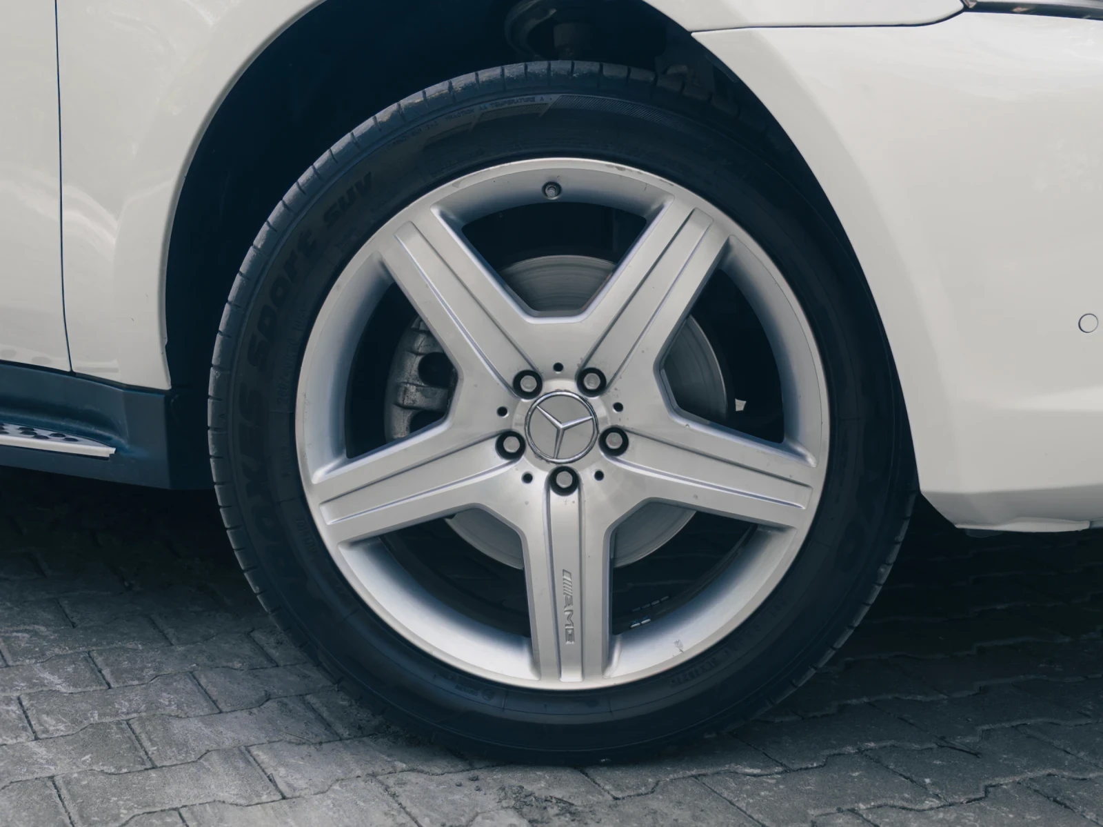 Mercedes-Benz ML 550, снимка 8 - Автомобили и джипове - 55847436