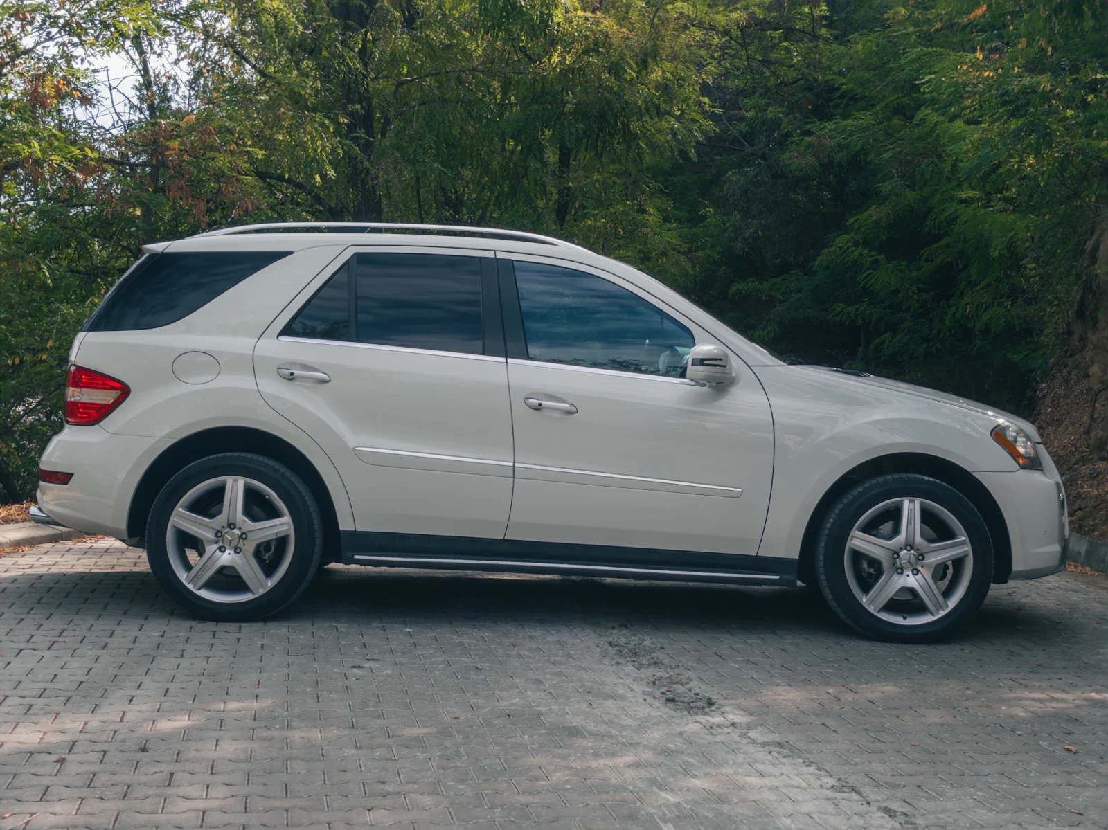Mercedes-Benz ML 550, снимка 3 - Автомобили и джипове - 55847436