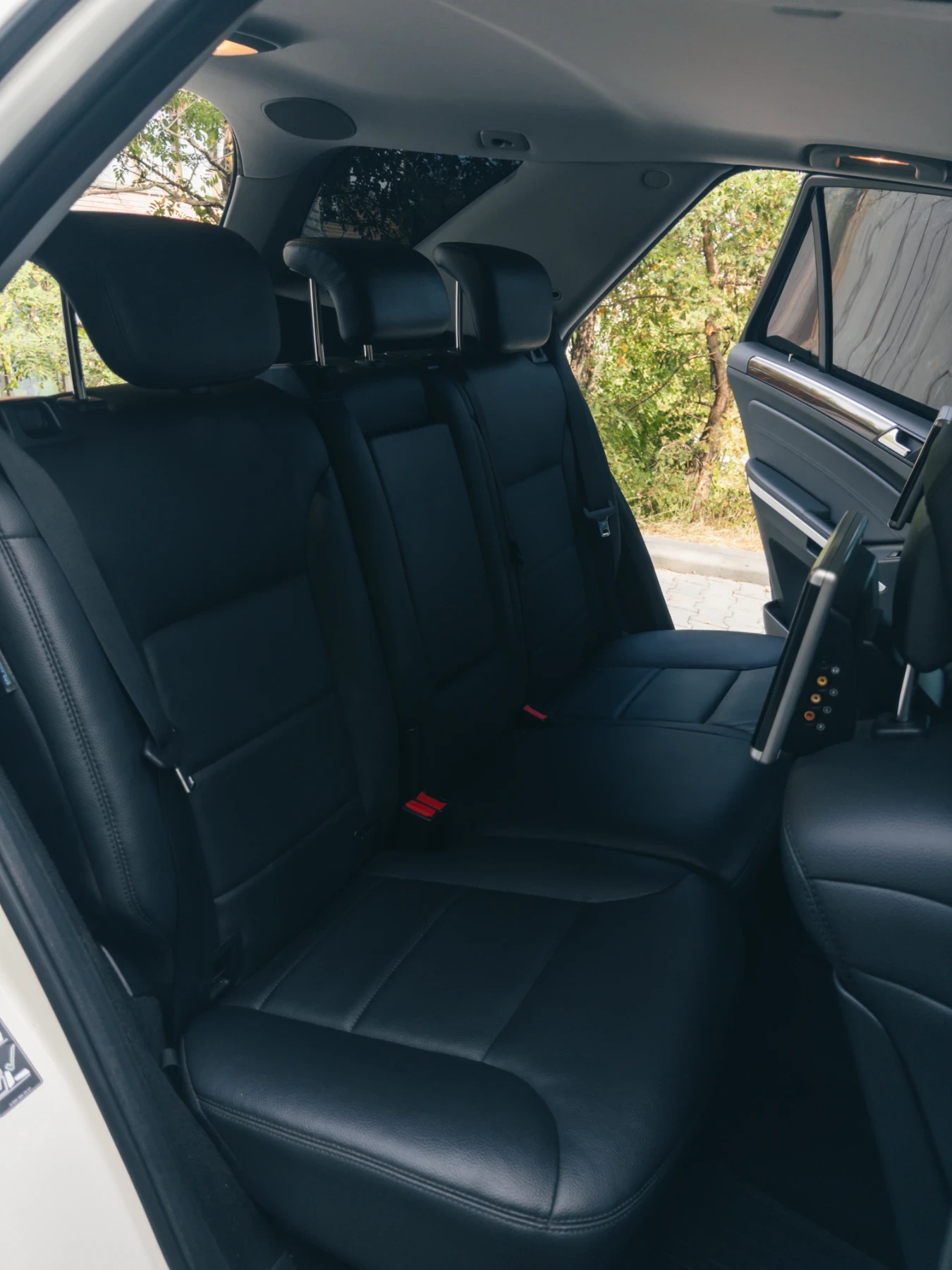 Mercedes-Benz ML 550, снимка 11 - Автомобили и джипове - 55847436