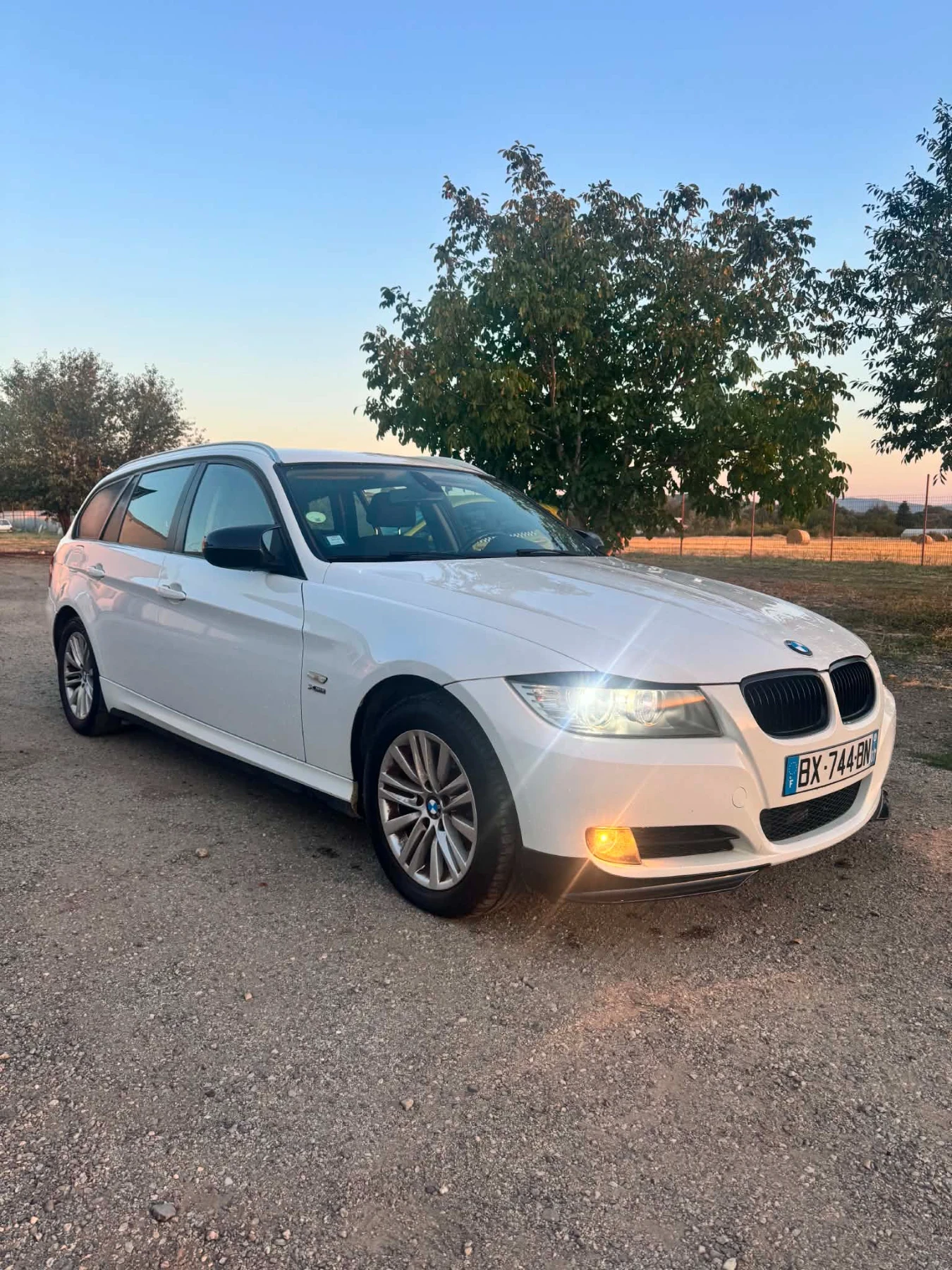 BMW 320 320 D x drive avtomat 184, снимка 3 - Автомобили и джипове - 56058291