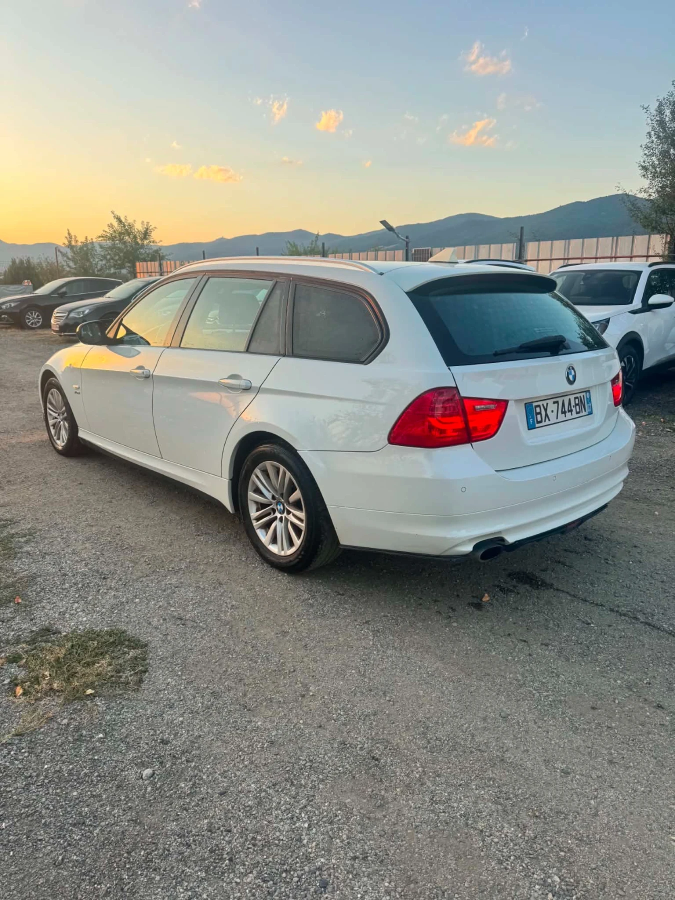 BMW 320 320 D x drive avtomat 184, снимка 6 - Автомобили и джипове - 56058291