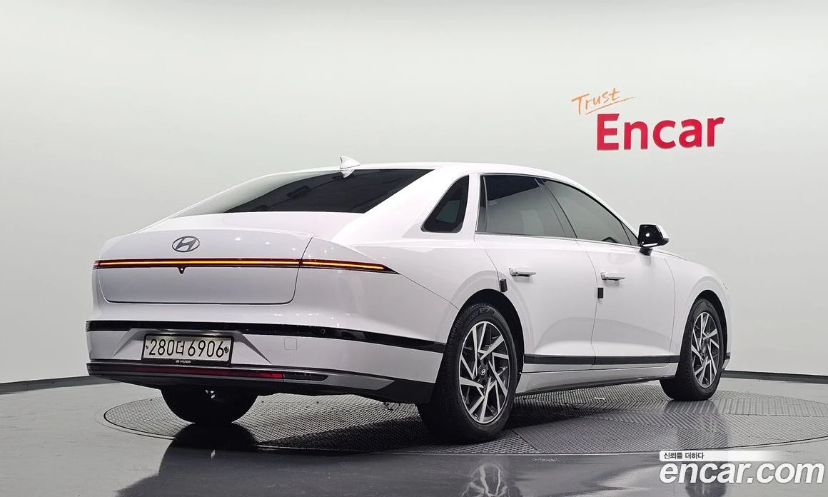 Hyundai Grandeur 3.5 LPG 2WD Deluxe, снимка 2 - Автомобили и джипове - 56156134