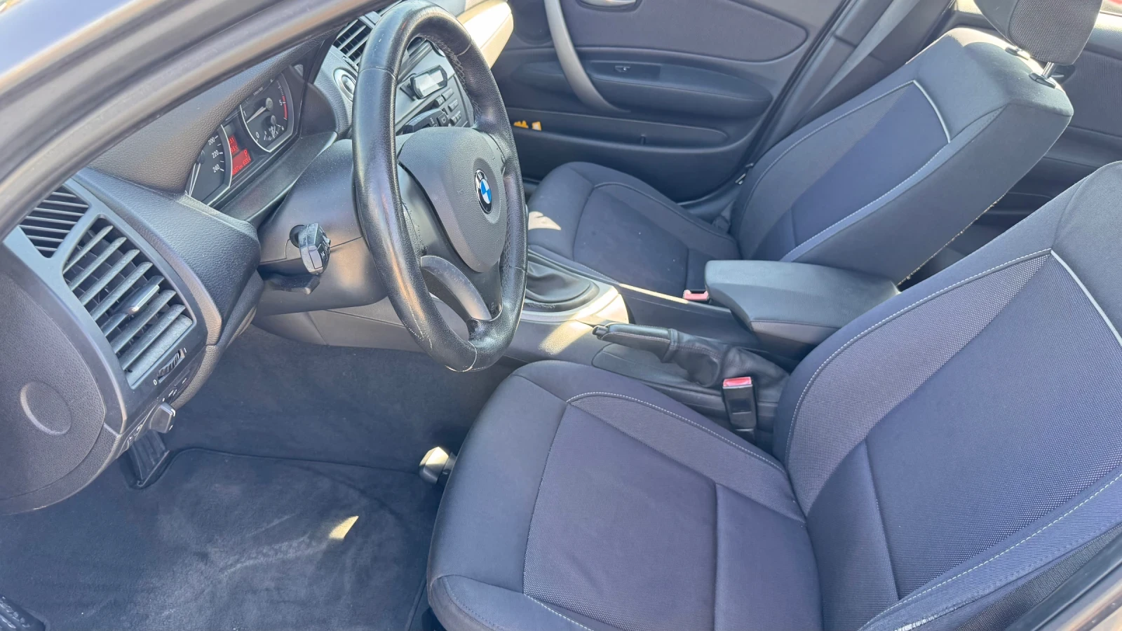 BMW 120 * АВТОМАТ* , снимка 10 - Автомобили и джипове - 56375540