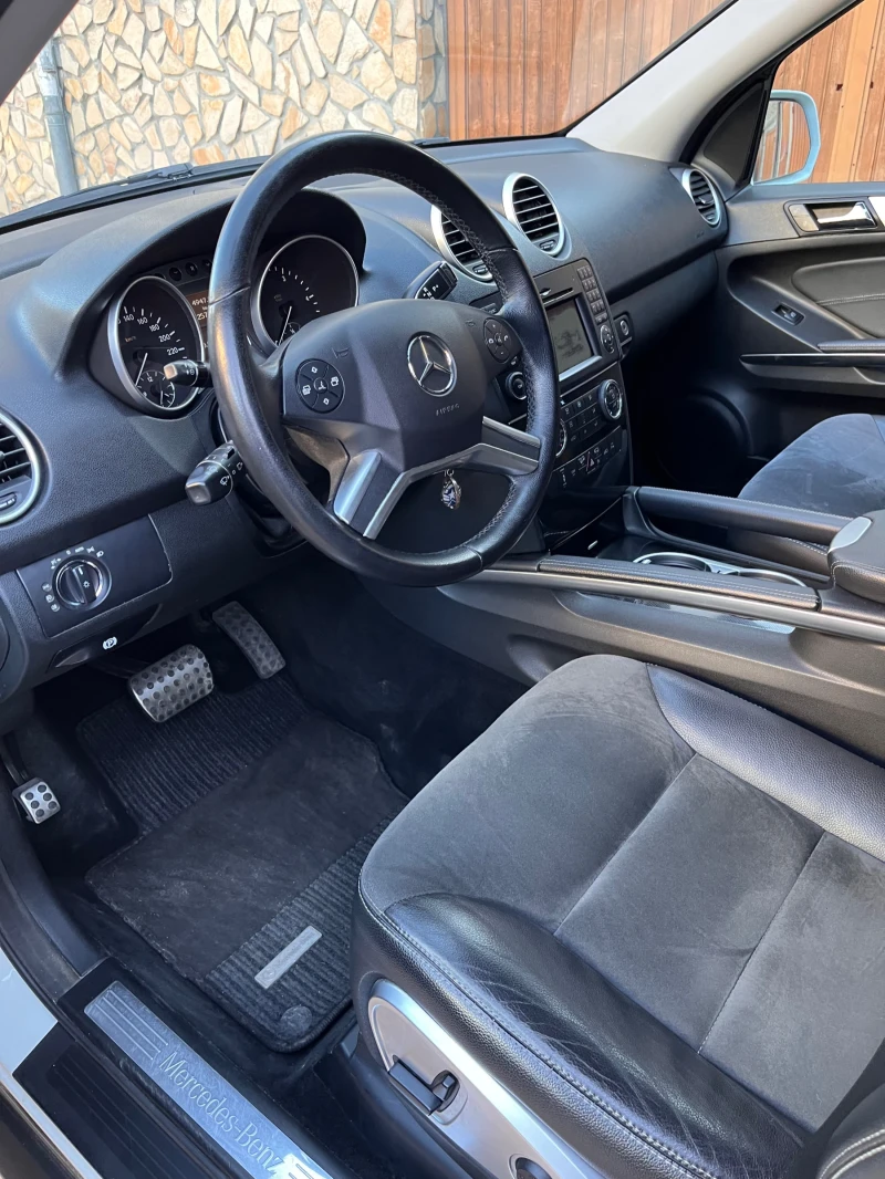 Mercedes-Benz ML 320 4matic, airmatic, Facelift , снимка 10 - Автомобили и джипове - 48877491