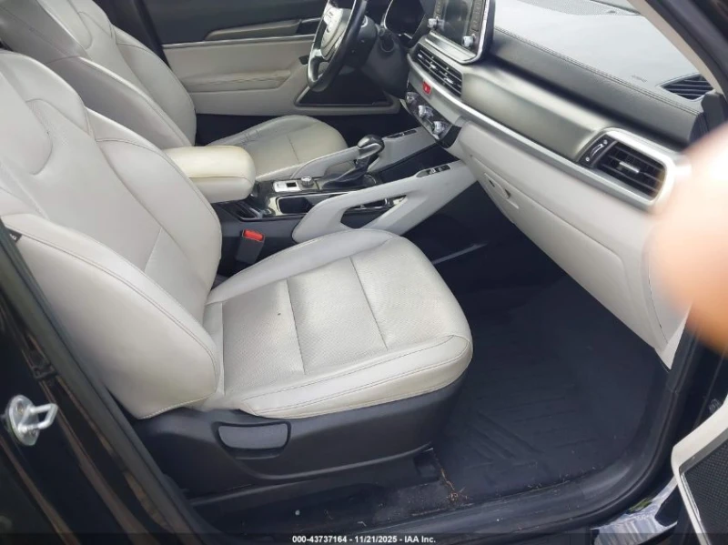 Kia Telluride 3.8L V-6 DI, DOHC, VVT, 291HP Front Wheel Drive, снимка 10 - Автомобили и джипове - 53282491