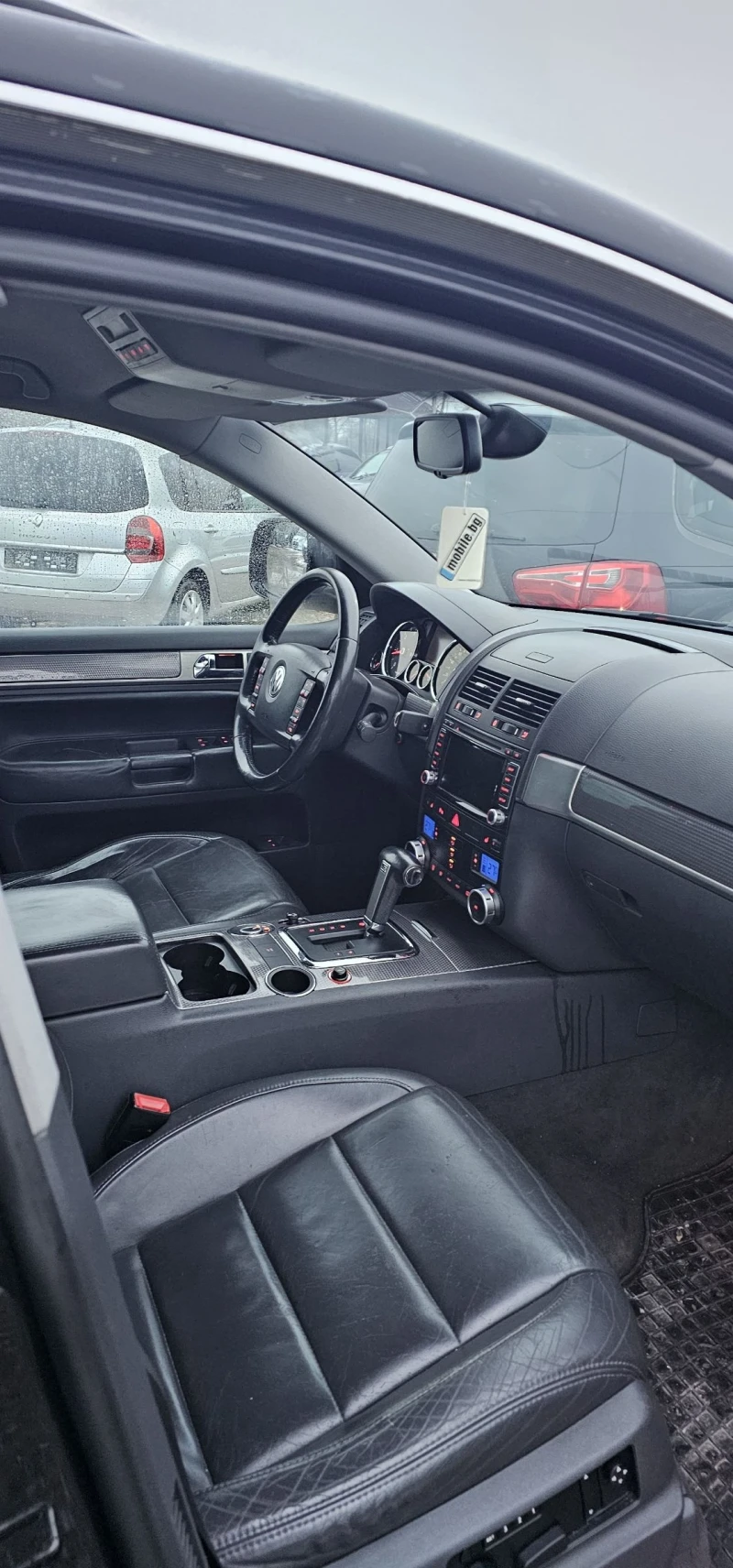 VW Touareg 3.0 V6 239k R-LINE, снимка 5 - Автомобили и джипове - 53388990