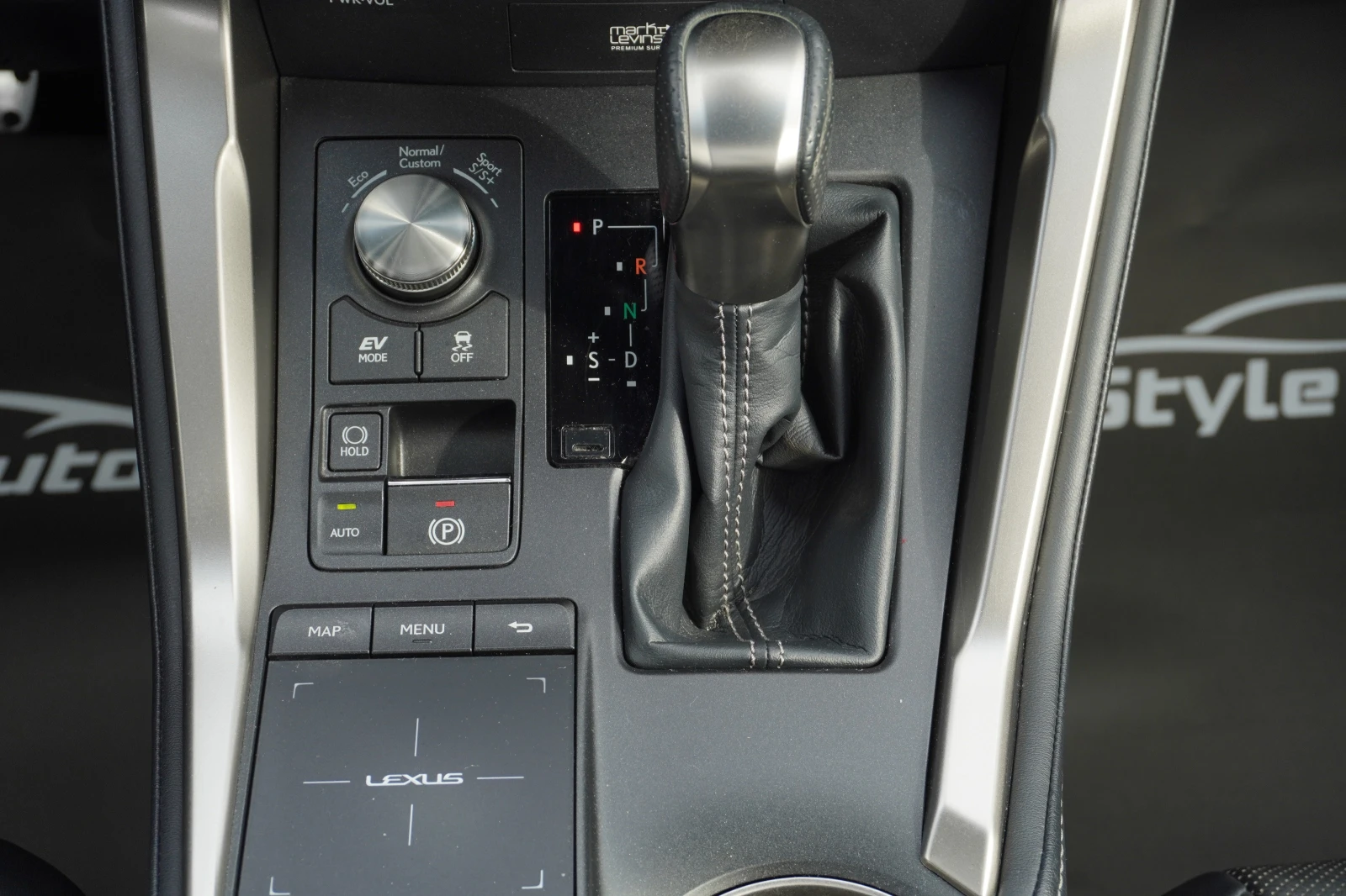 Lexus NX 300h 2.5HYBRID F-SPORT, FACE, TRI BEAM, HUD, PANO, FULL, снимка 16 - Автомобили и джипове - 53281748