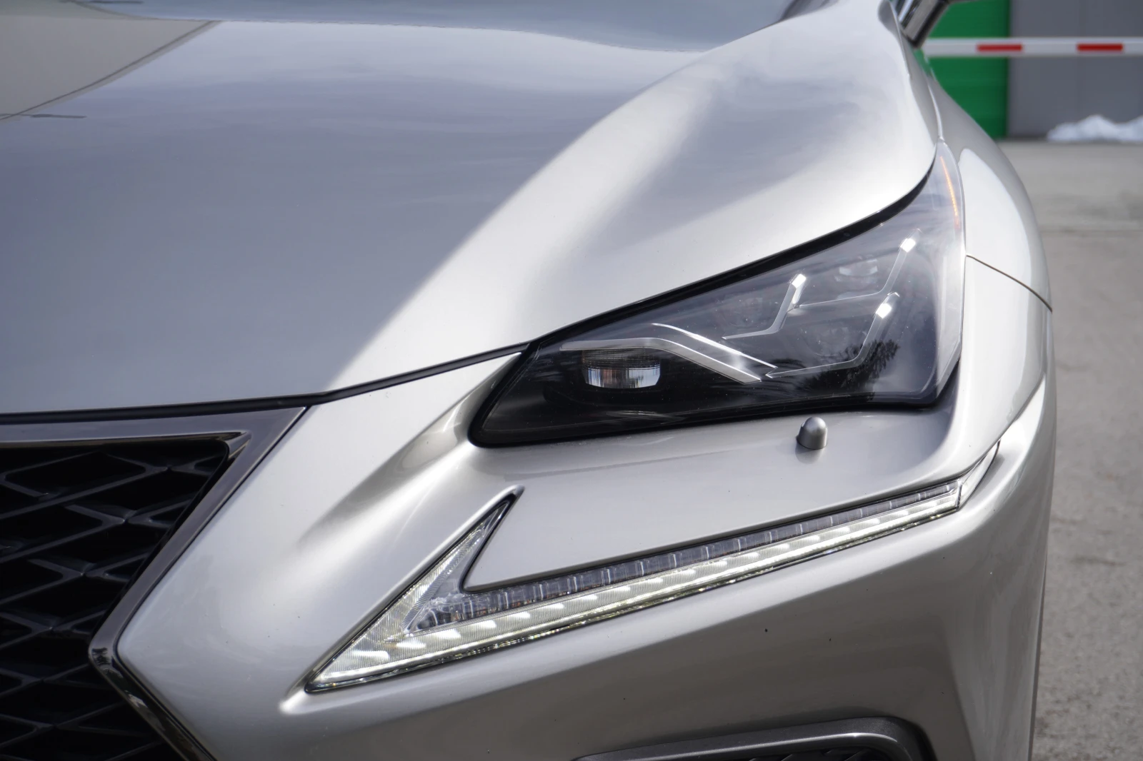 Lexus NX 300h 2.5HYBRID F-SPORT, FACE, TRI BEAM, PANO, HUD, FULL | Mobile.bg � ����������� 17