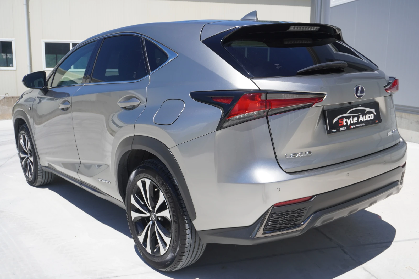 Lexus NX 300h 2.5HYBRID F-SPORT, FACE, TRI BEAM, HUD, PANO, FULL, снимка 3 - Автомобили и джипове - 53281748