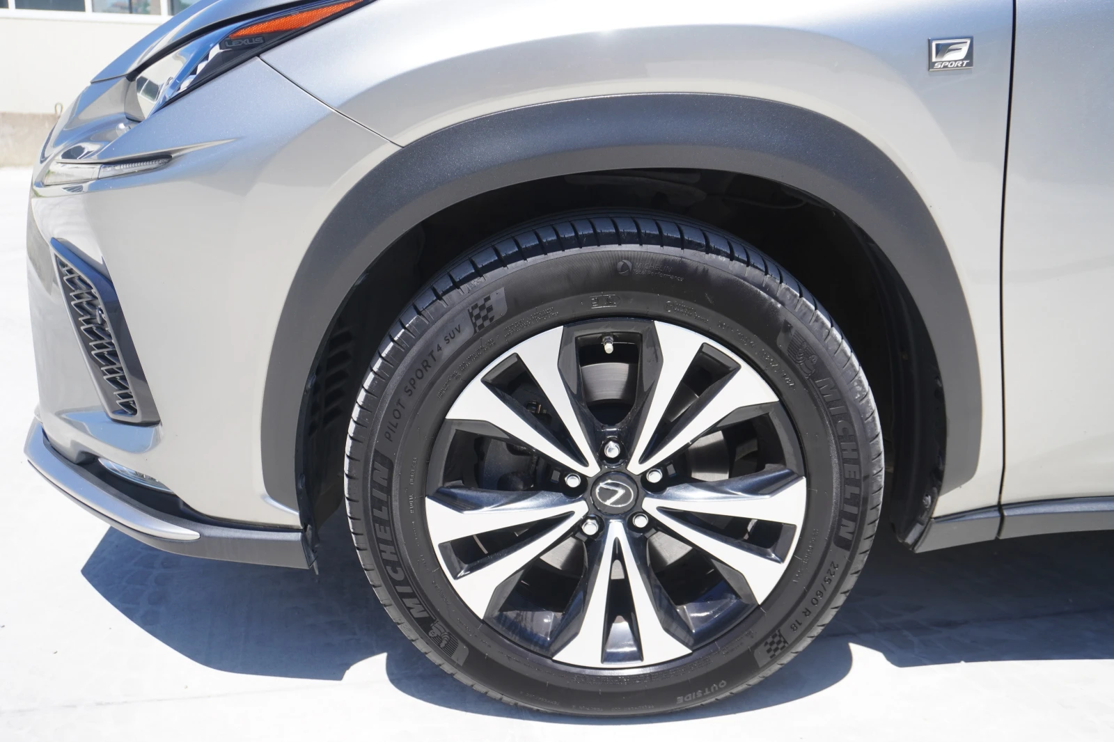 Lexus NX 300h 2.5HYBRID F-SPORT, FACE, TRI BEAM, HUD, PANO, FULL, снимка 9 - Автомобили и джипове - 53281748