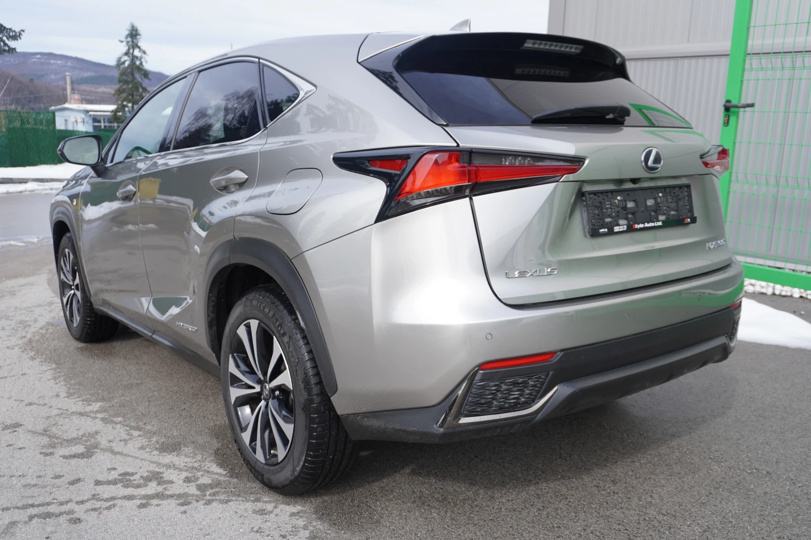 Lexus NX 300h 2.5HYBRID F-SPORT, FACE, TRI BEAM, PANO, HUD, FULL | Mobile.bg � ����������� 3