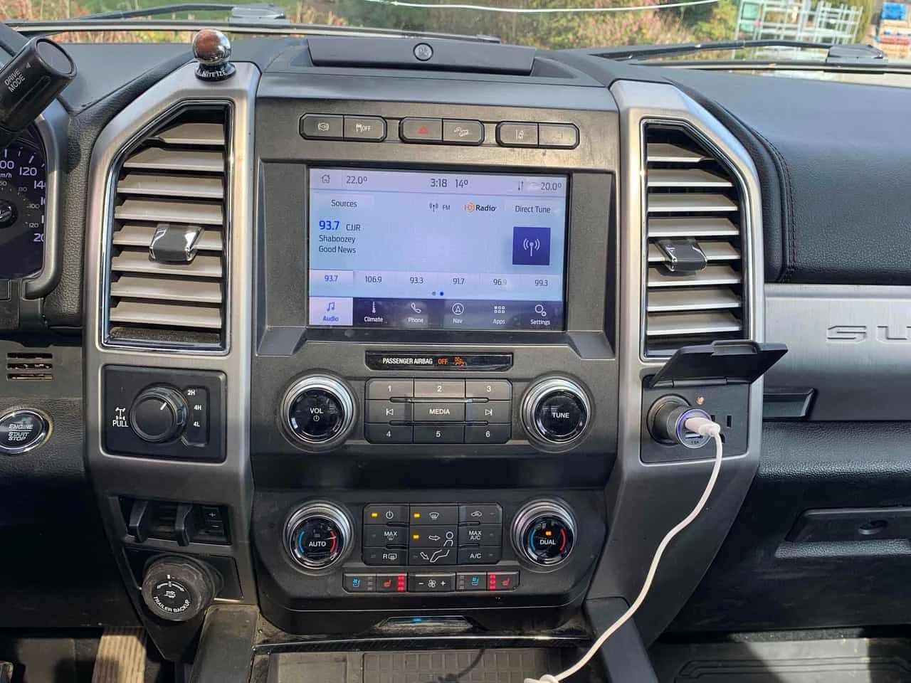 Ford F350 * 4WD Crew Cab Box * PANO* ПОДГРЕВ* KEYLESS* , снимка 9 - Автомобили и джипове - 54047743