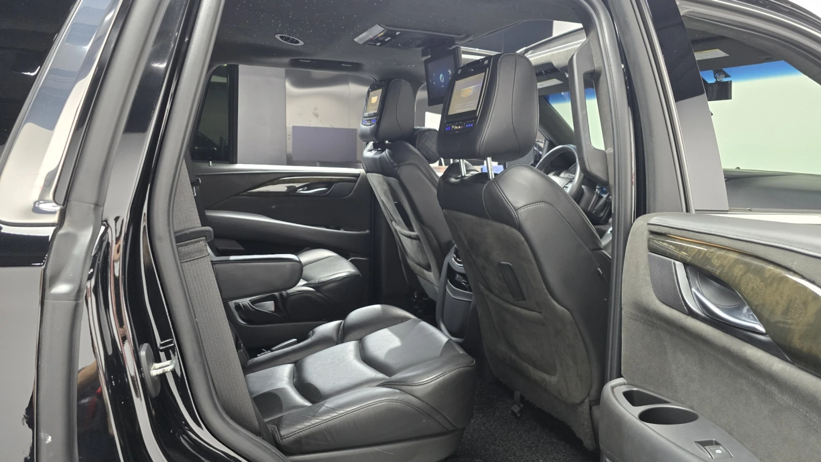 Cadillac Escalade 6.2* BLIND SPOT* МАСАЖ* ЕЛ. БАГАЖНИК* HUD* КРАЙНА , снимка 11 - Автомобили и джипове - 55367098