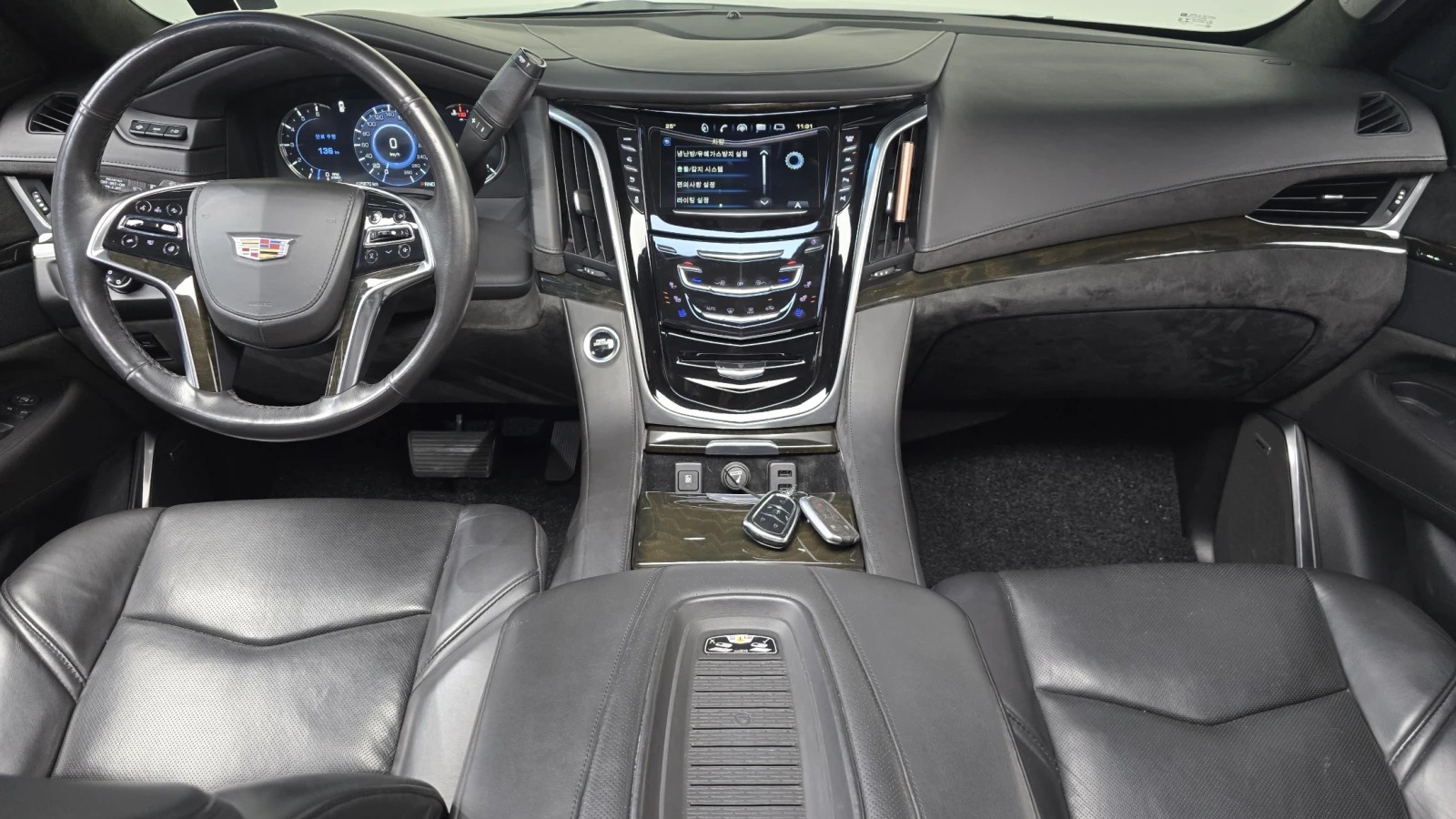Cadillac Escalade 6.2* BLIND SPOT* МАСАЖ* ЕЛ. БАГАЖНИК* HUD* КРАЙНА , снимка 7 - Автомобили и джипове - 55367098