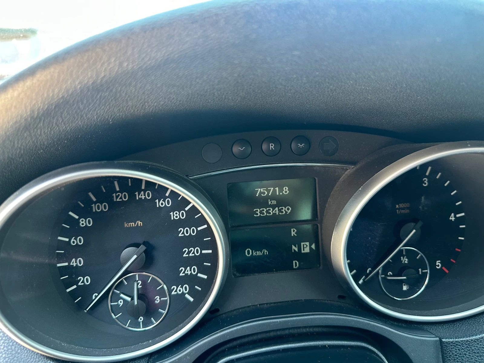 Mercedes-Benz ML 320 4-matic, снимка 8 - Автомобили и джипове - 55896637