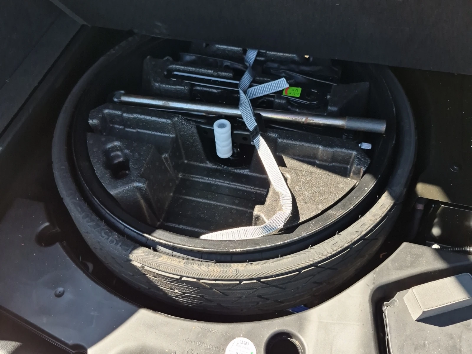 Audi Q8 PROGRESSIV, АВТОКРЕДИТ, снимка 15 - Автомобили и джипове - 55949795