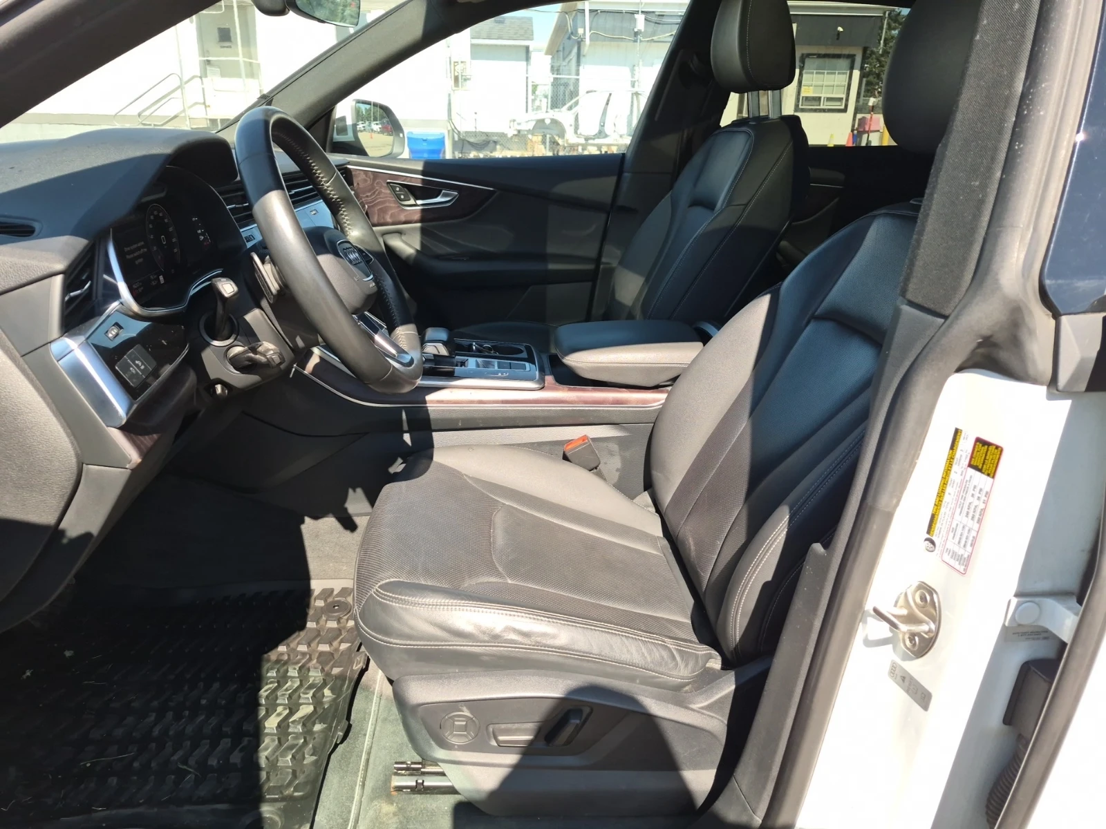 Audi Q8 PROGRESSIV, АВТОКРЕДИТ, снимка 5 - Автомобили и джипове - 55949795