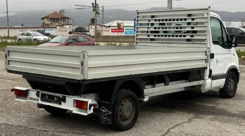 Renault Master 2.2dci 90кс, снимка 6 - Бусове и автобуси - 48231672