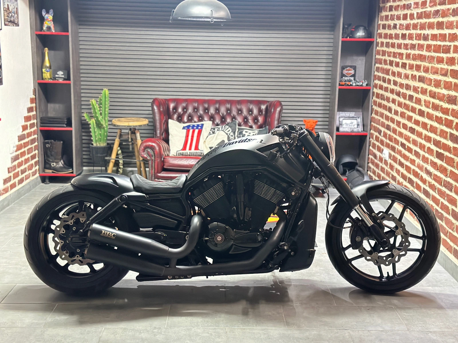 Harley-Davidson V-Rod Night rod special BAD BOY CUSTOM - изображение 2