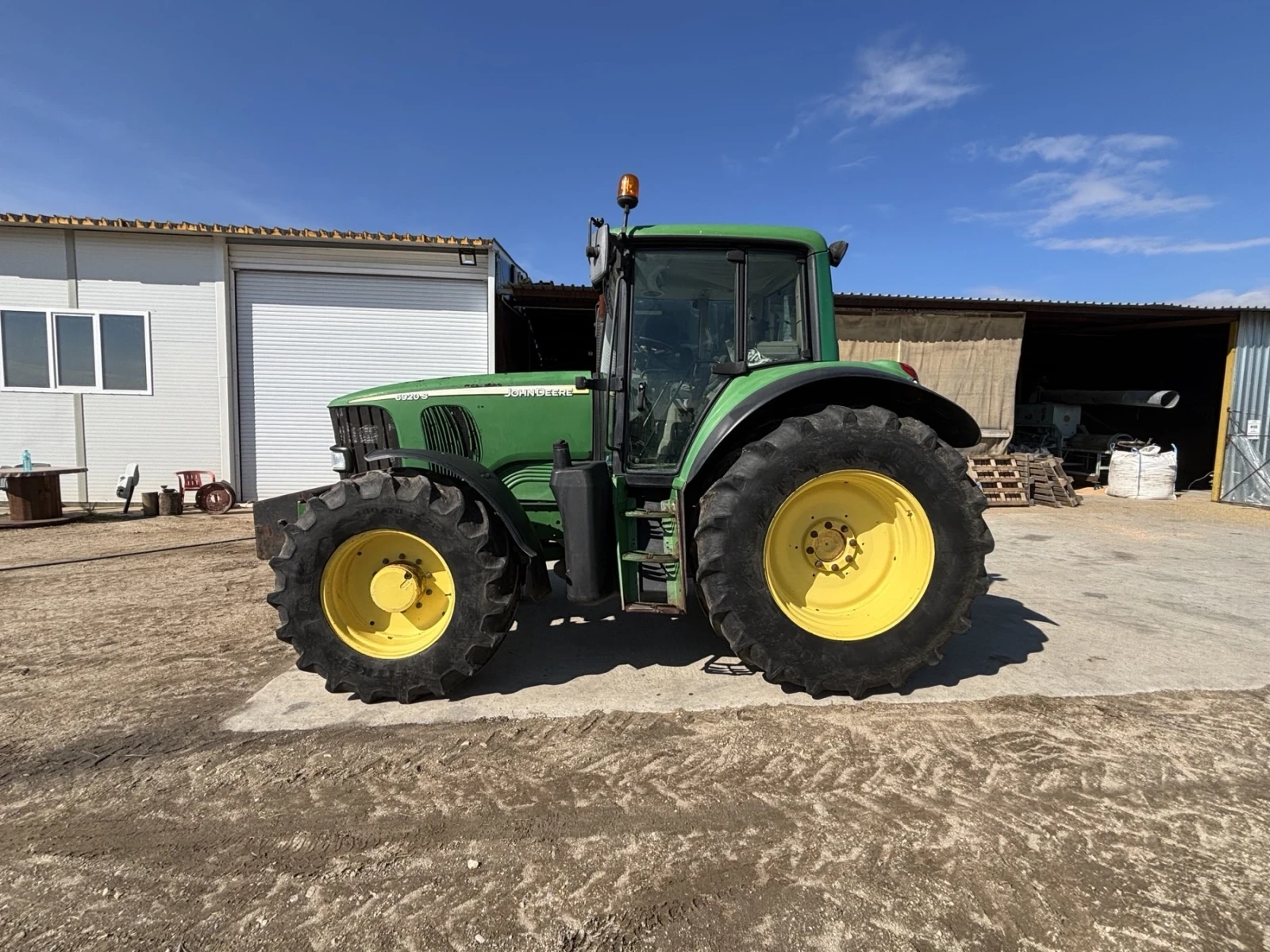 Трактор John Deere 6920S