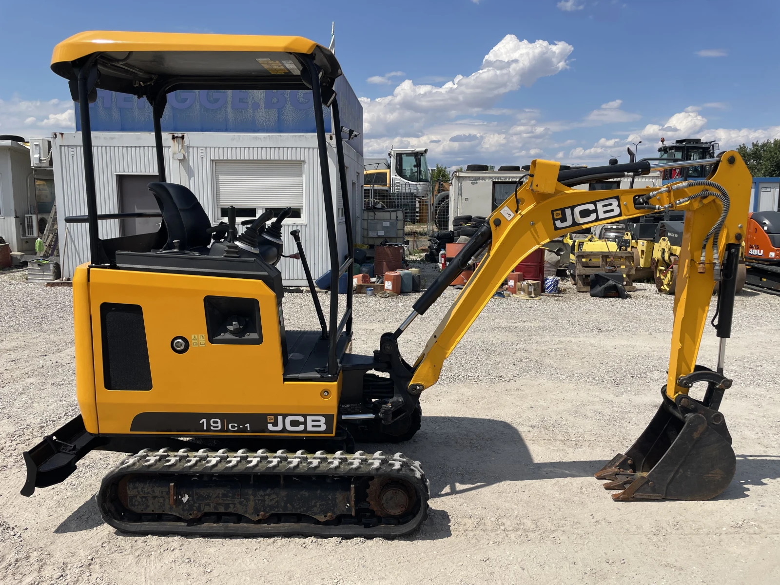 Багер JCB 19 C-1 PC - изображение 7
