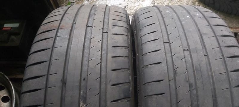 Гуми Летни 245/45R18, снимка 1 - Гуми и джанти - 34695978